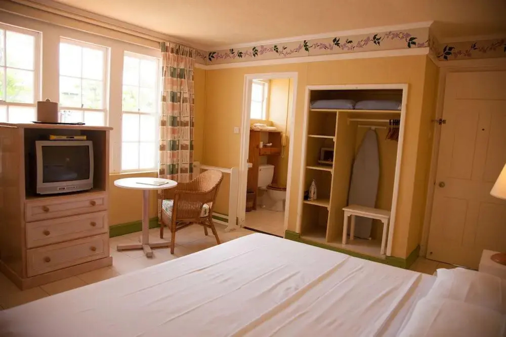 Grand View Beach Hotel