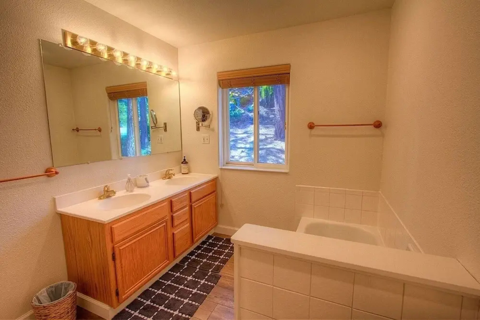 Nvh0823 - Sadies Hustle 3 Bedroom Home