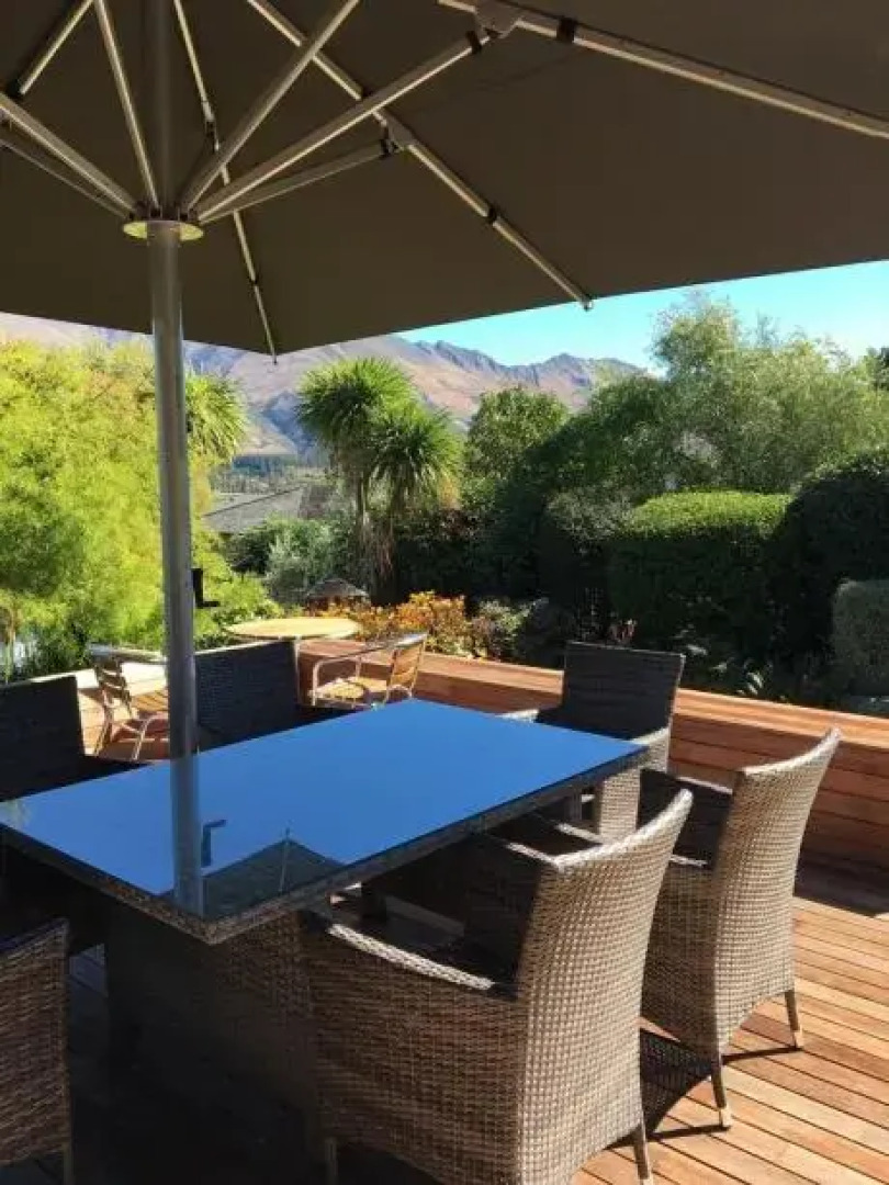 Wanaka Springs Lodge