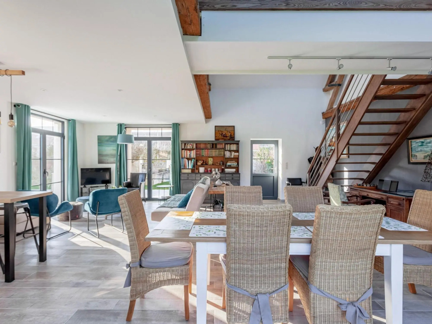 Vintage Holiday Home in Escalles with Garden