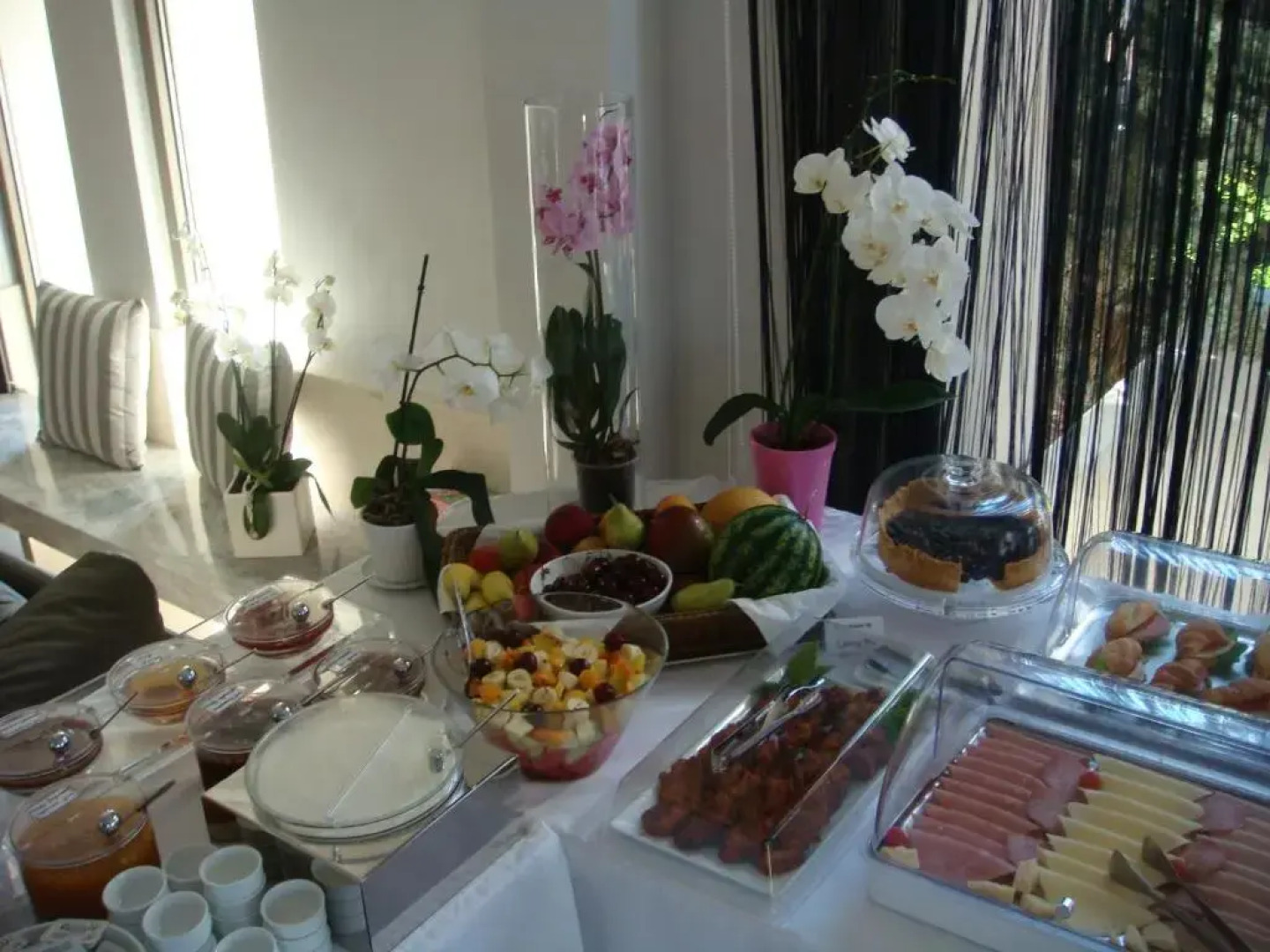 Double Bay Beach Hotel