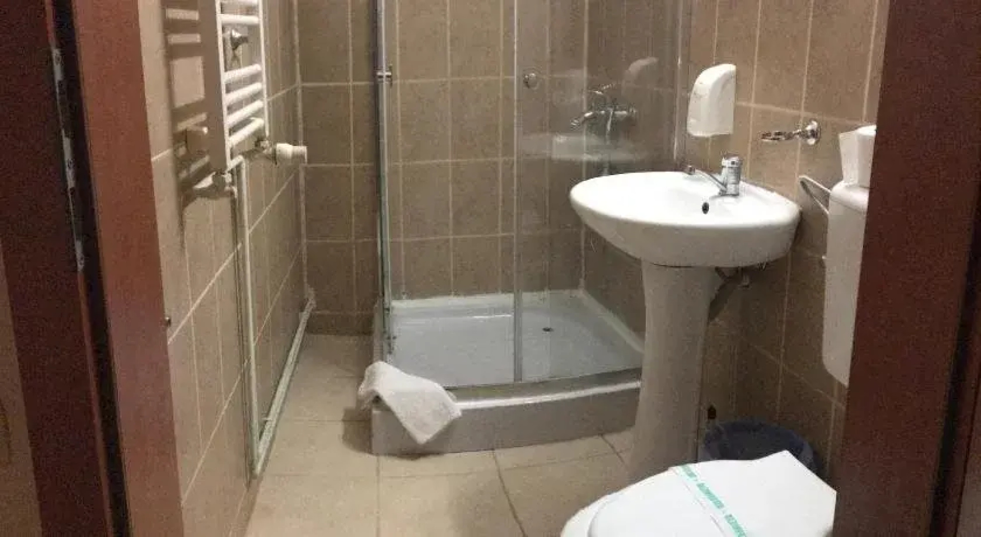 Hotel Lexus - Fost Cosmin