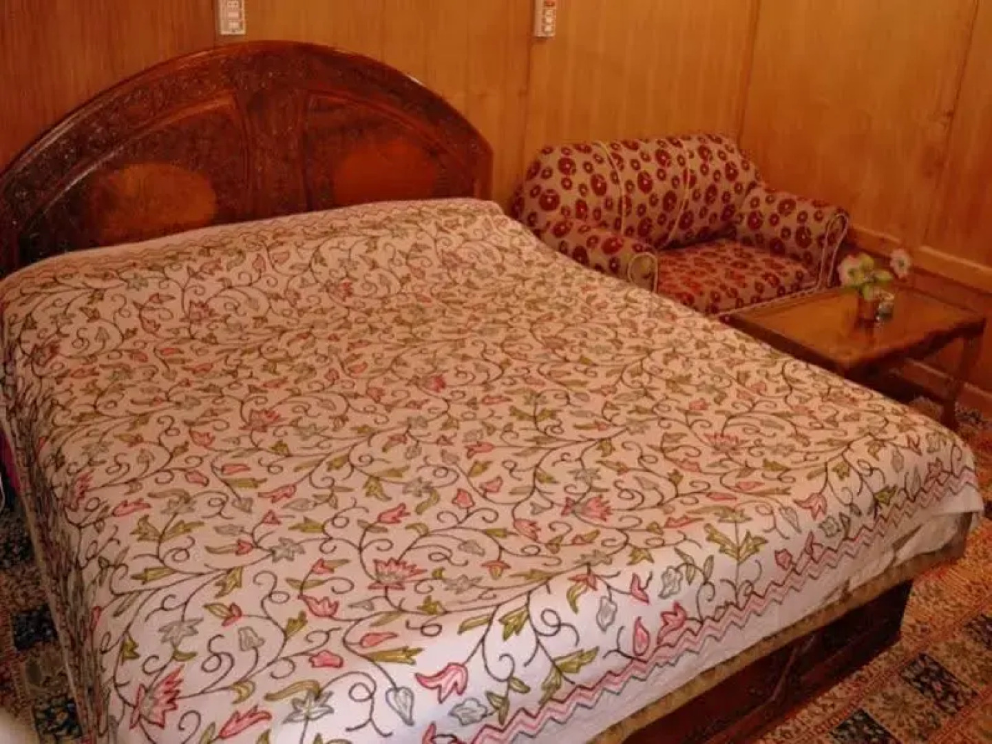 Goonapalace Group of Houseboats