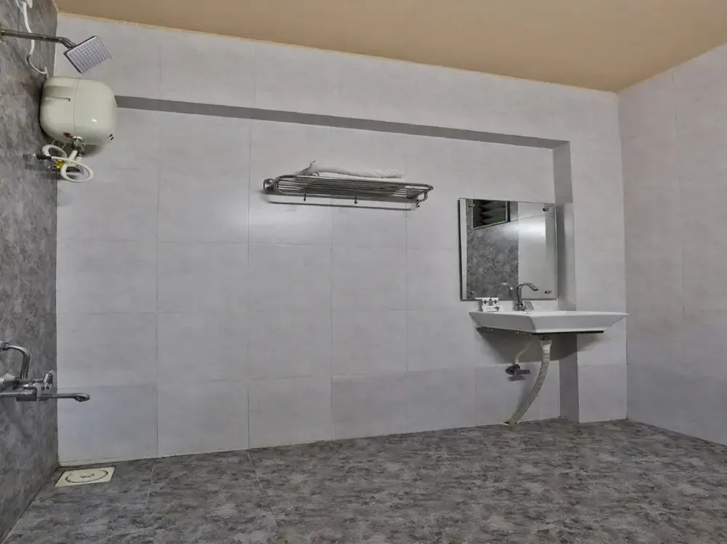 OYO 29155 Village Hotel