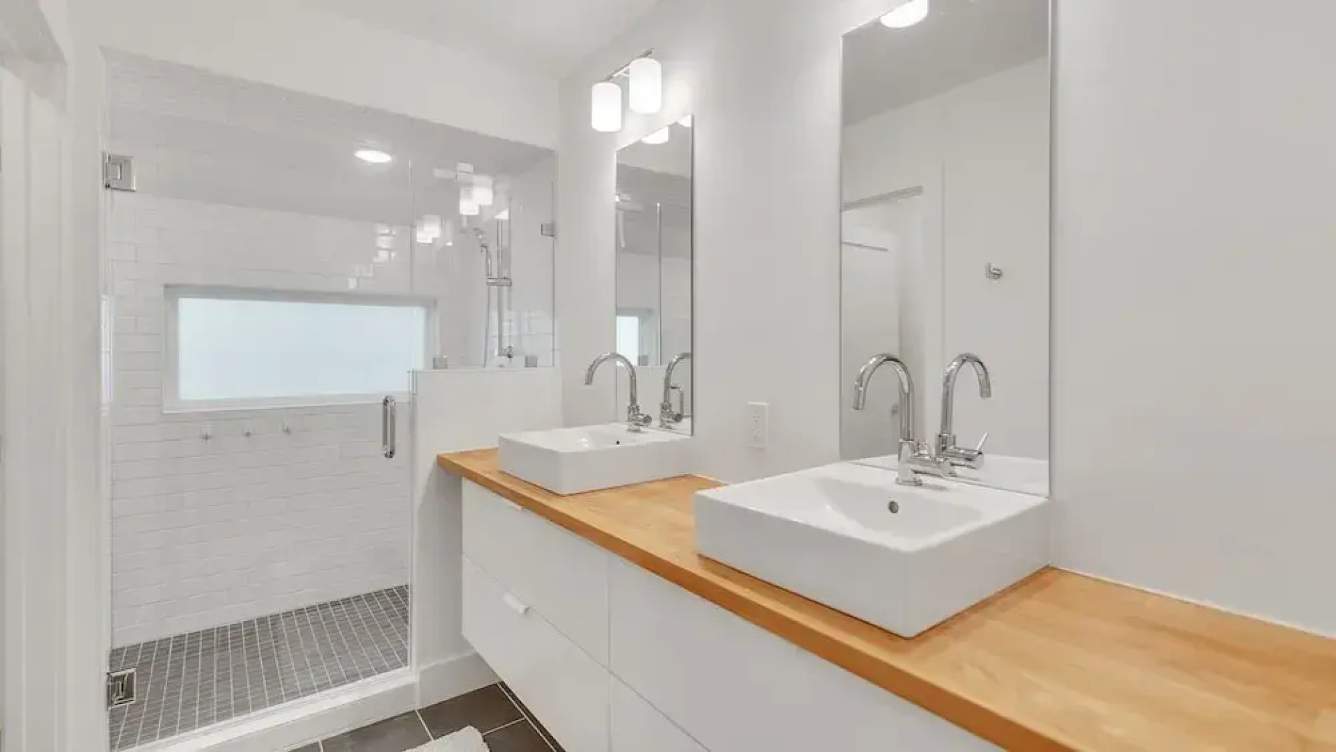 Great Place To Relax And Enjoy A Peaceful Vacation! 4 Bedroom Home by Peace Vacations