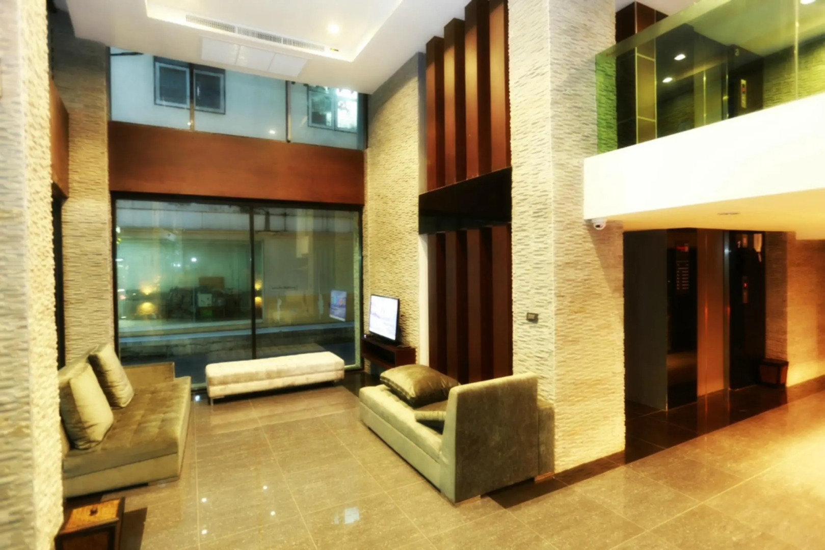 Collection O The Bangkok Airport Link Suite