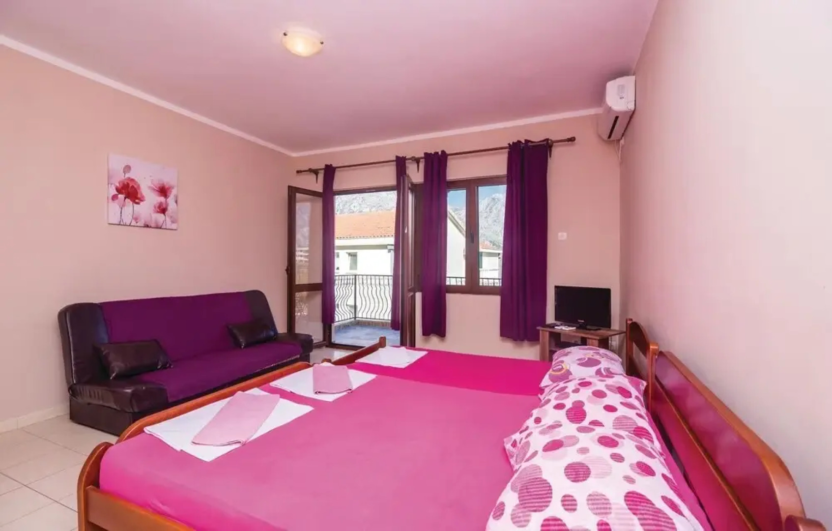 Beautiful Home in Markov Rt With Wifi and 2 Bedrooms