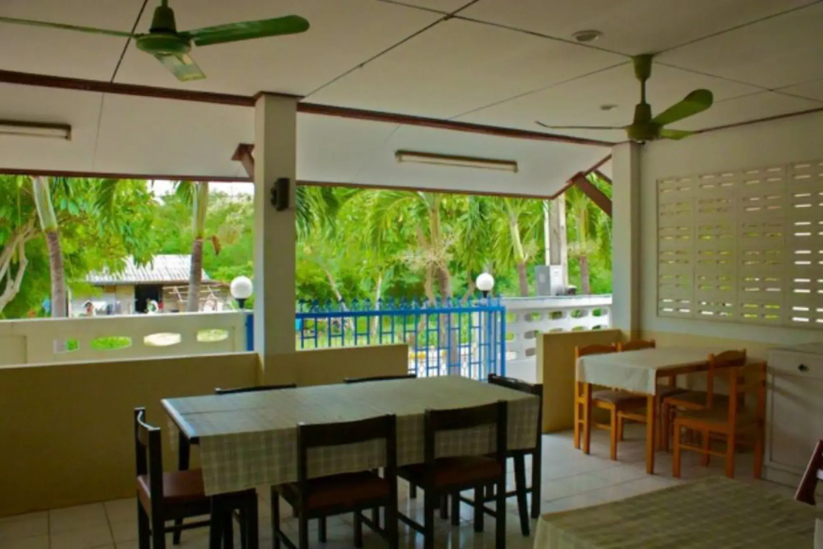 Sichang Shine Khao Resort