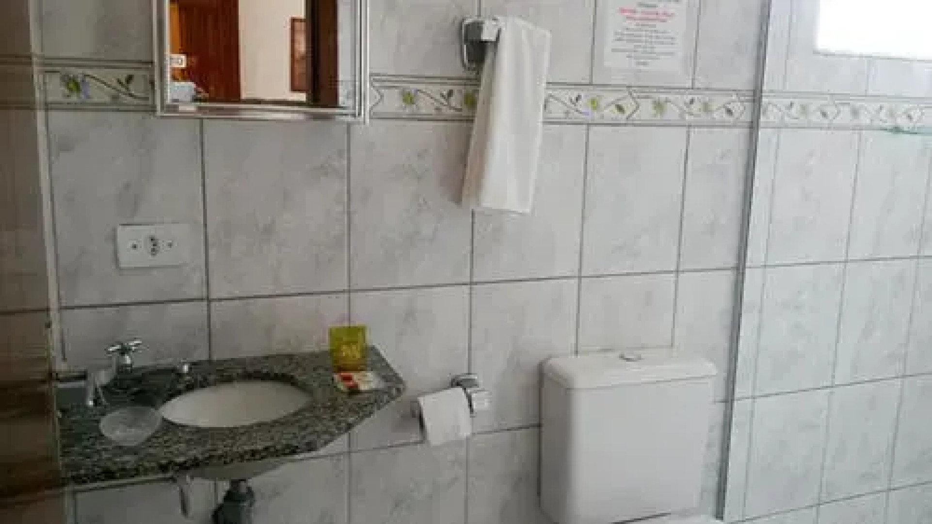 Pousada Flores Do Lázaro