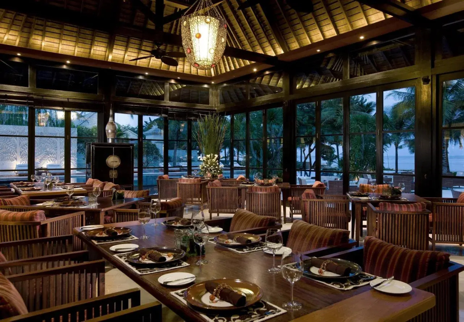 Отель The Royal Santrian