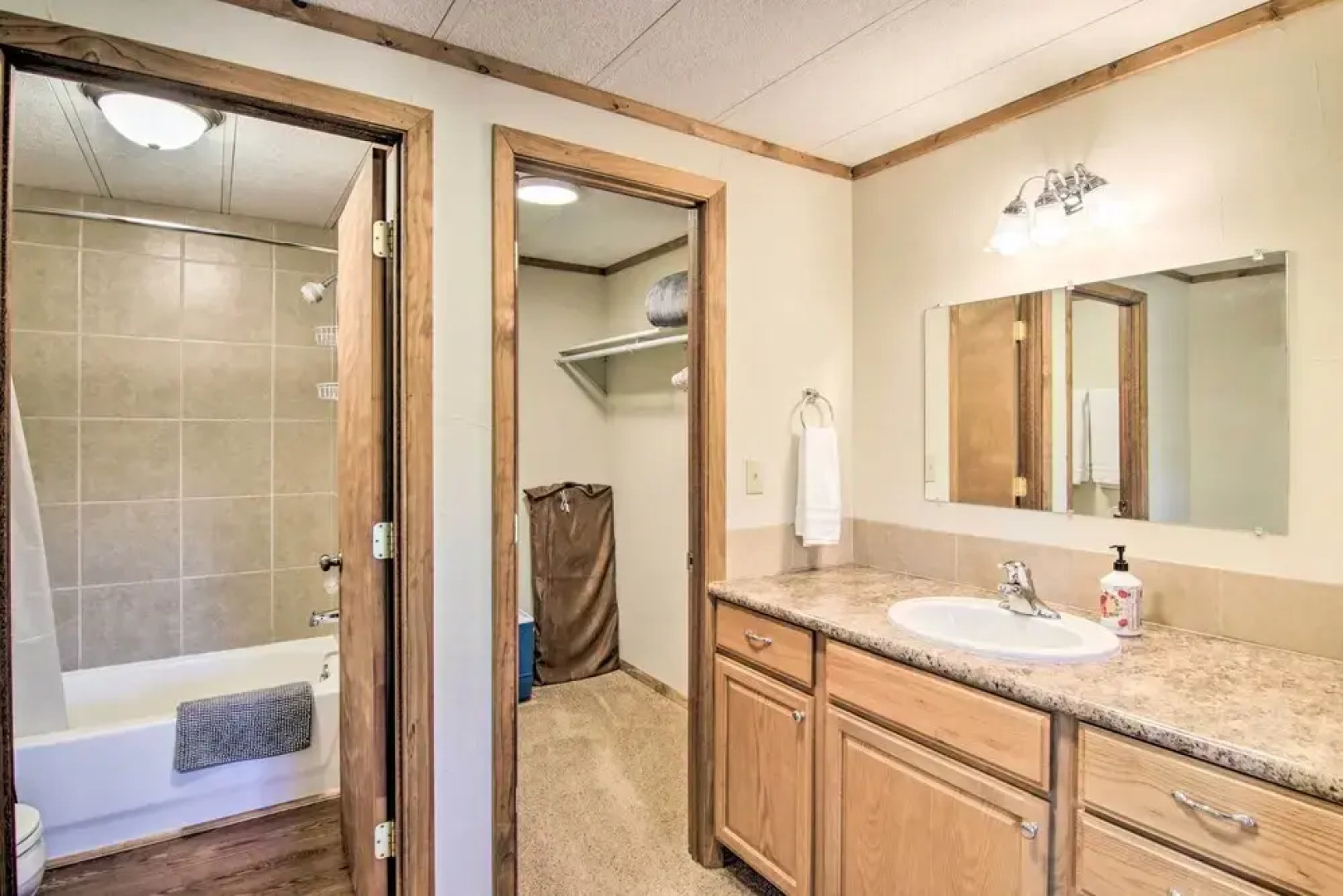 Montana's Emigrant Peaks Getaway: Apt w/ Amenities