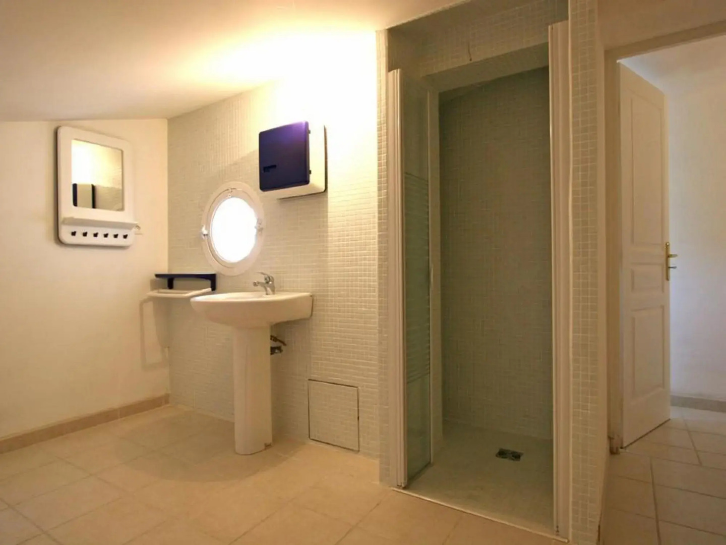 Stunning Holiday Home in Brue Auriac with Swimming Pool