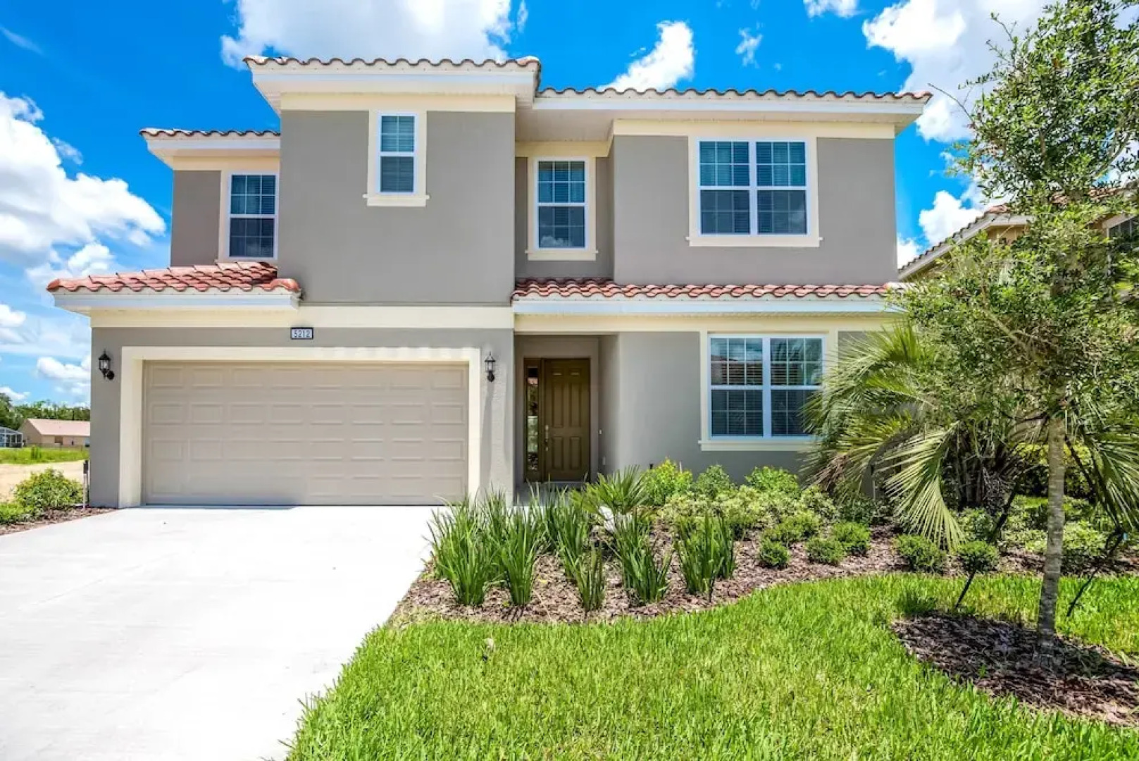 Solterra - 5212 Oakbourne Avenue