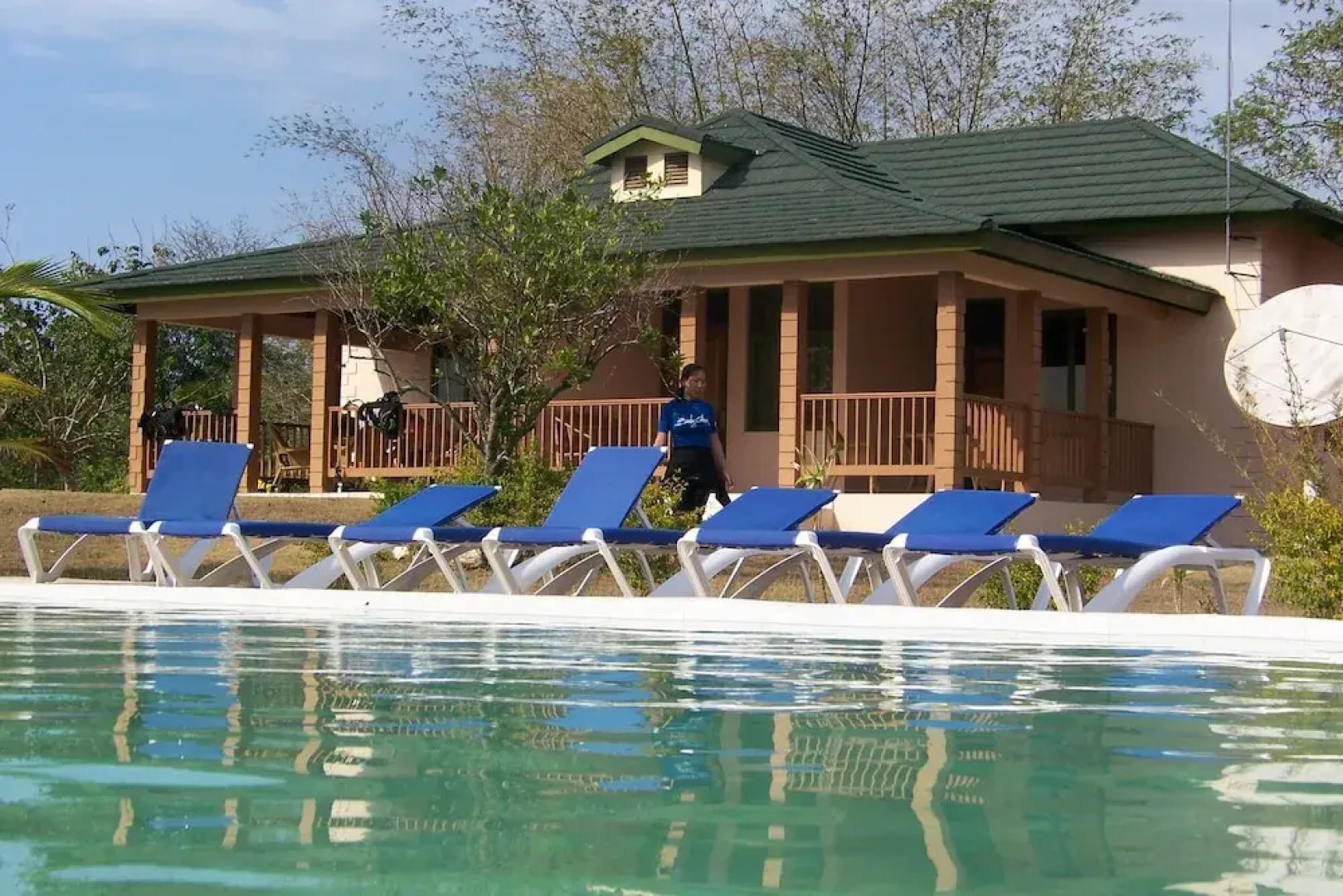 Rhodes Beach Resort Negril