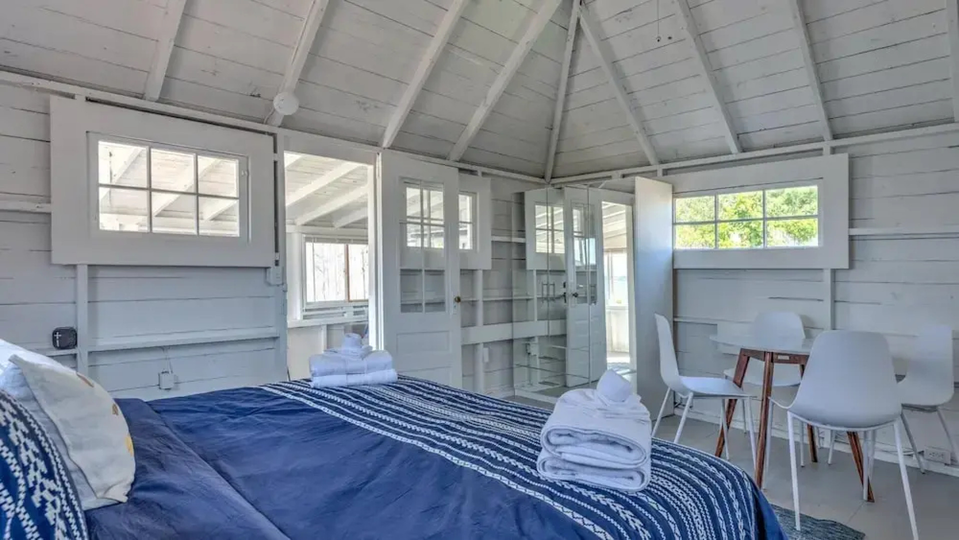 Bungalow 3 - 1br, Waterfront