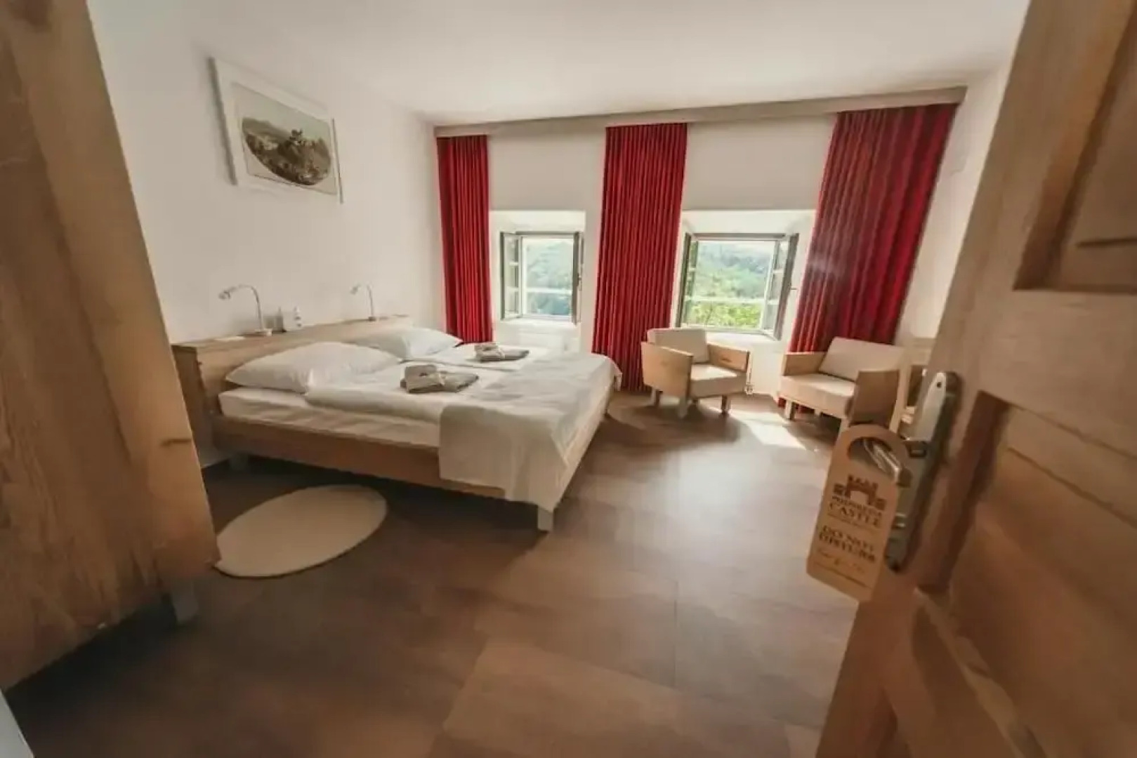 Rooms & Apartments Podsreda Castle