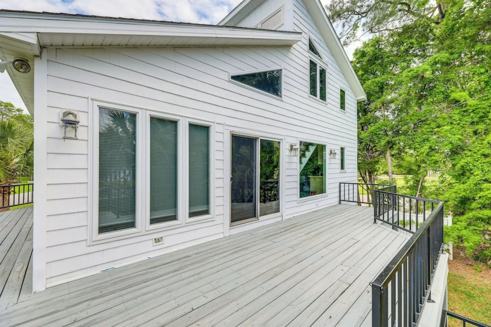 New Bern Home w/ Water View ~ 6 Mi to Downtown!