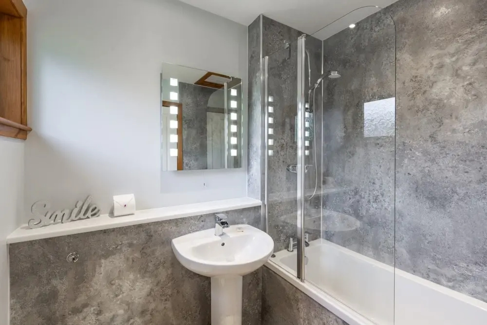 Birch 14 With Hot Tub, Newton Stewart