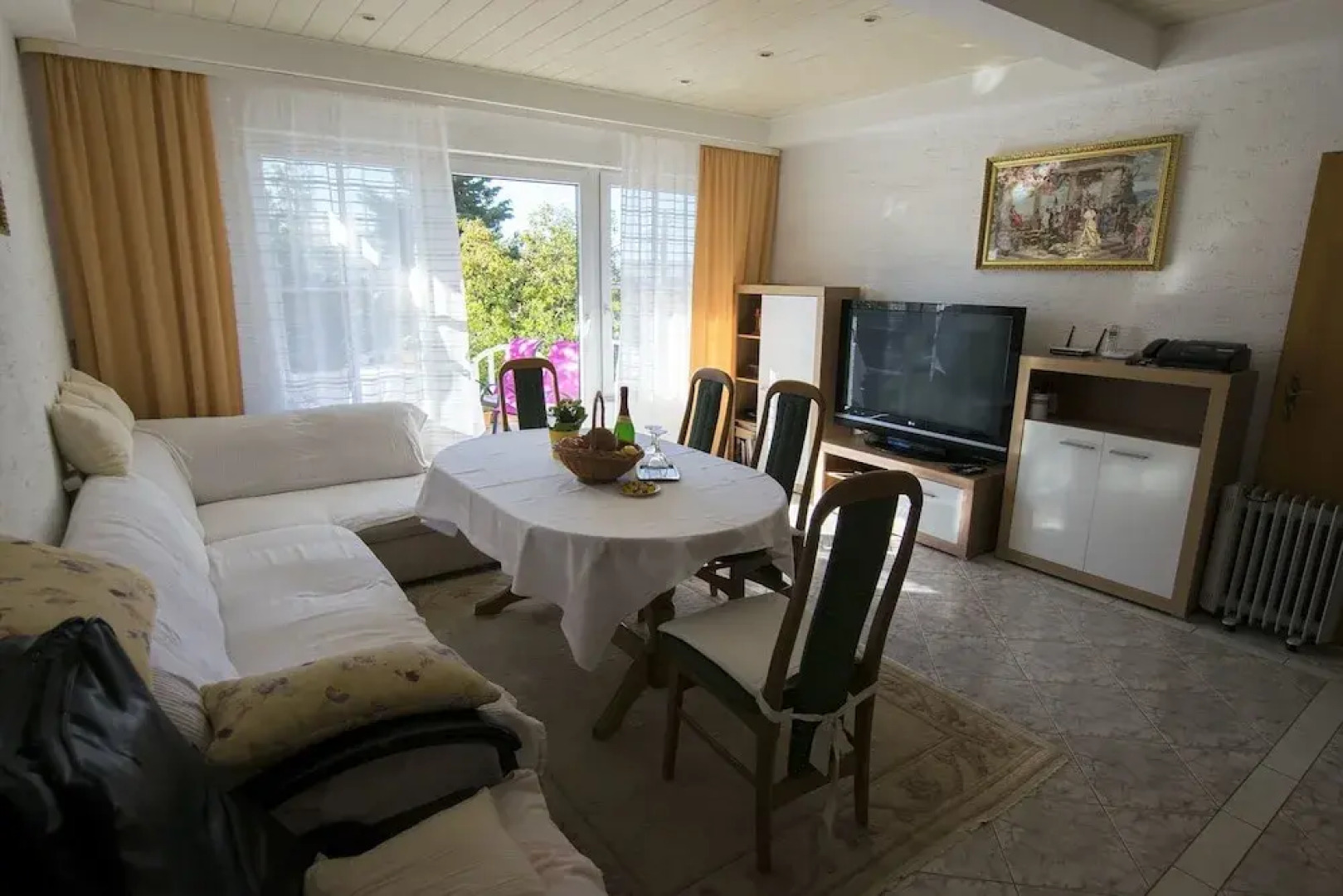 Apartments Juric-on Quiet Location