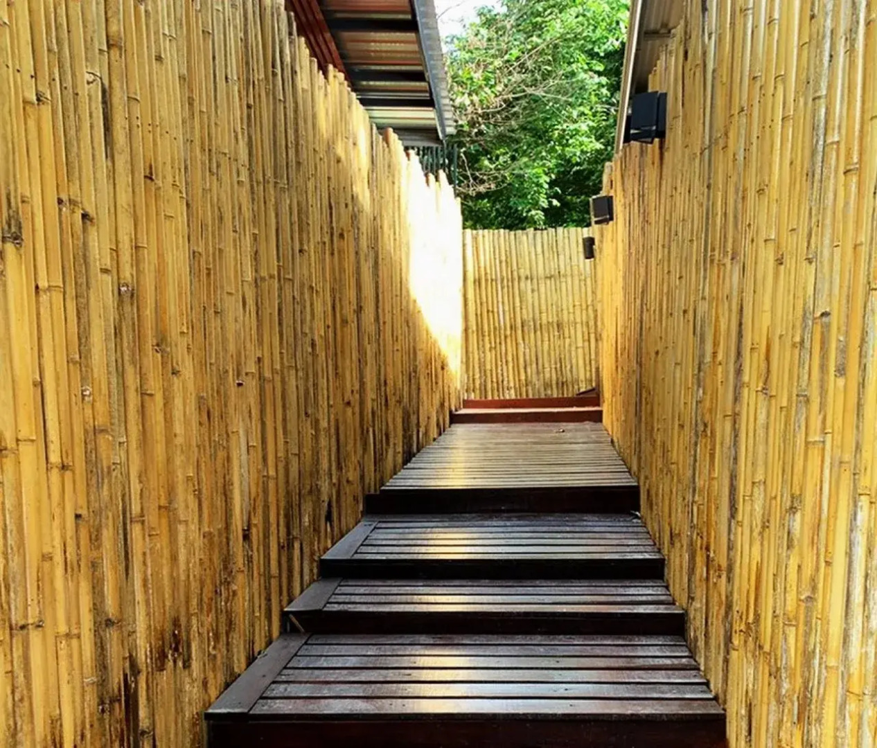 West Coast Beach Resort Koh Phangan