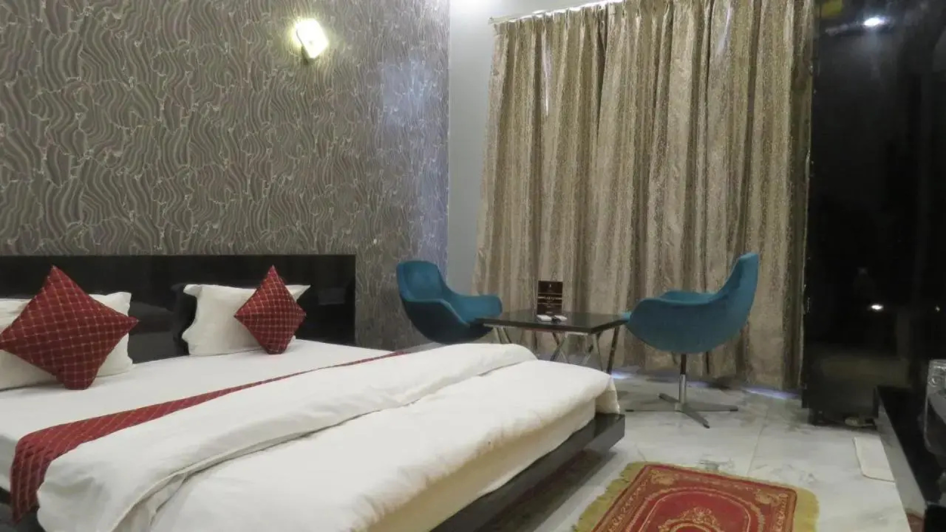 Raja Ji Hotel And Restaurant