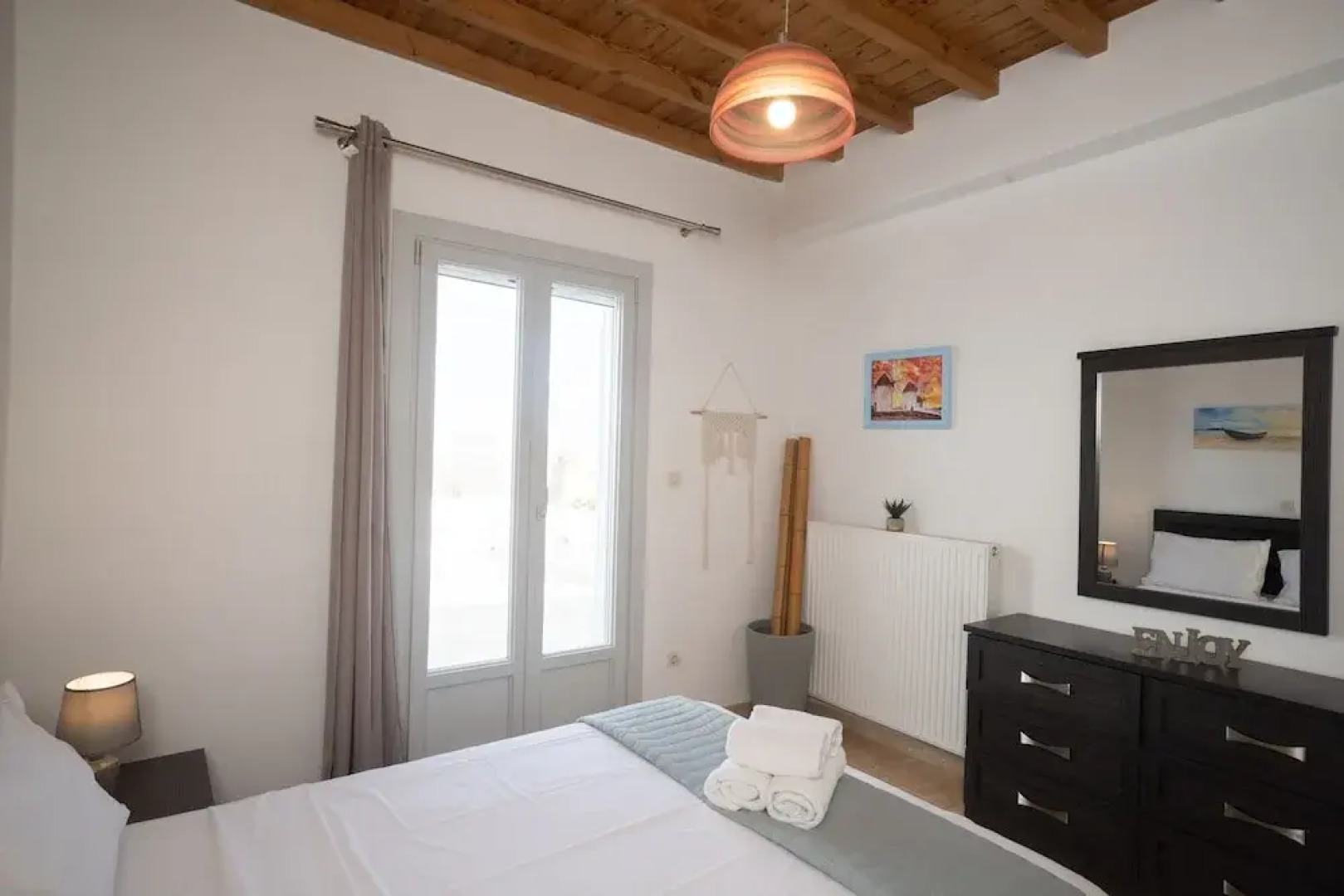 1 Bd Emerald Apt w Sparkling Shared Pool