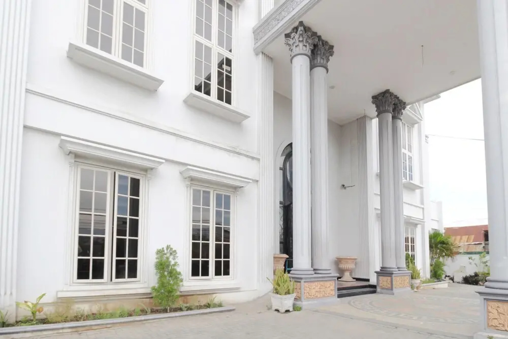 Airy Pattimura 30 Palu