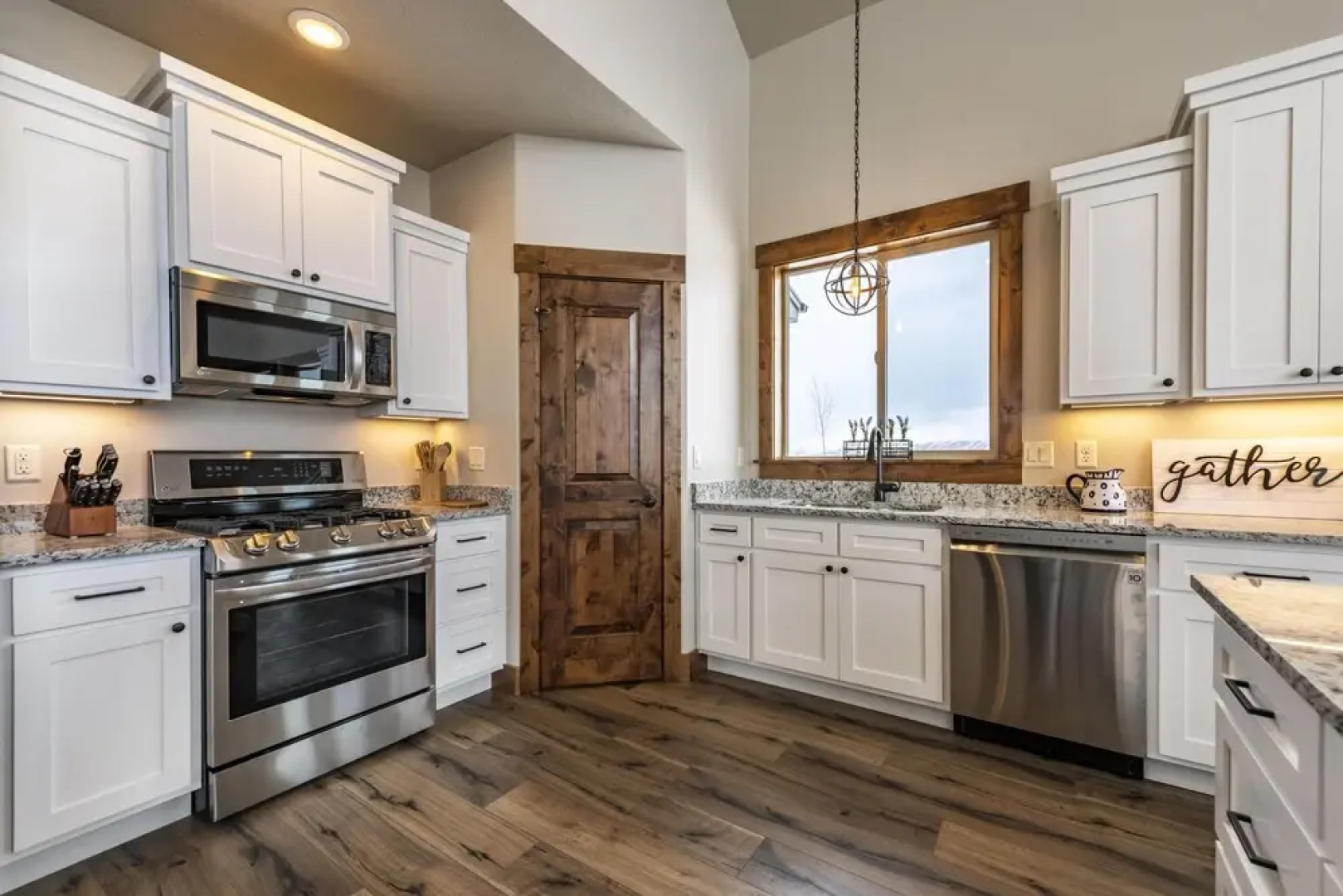 Luxury Designer Home, Beach Access, Pool Access, Private Community - Sleeps 39