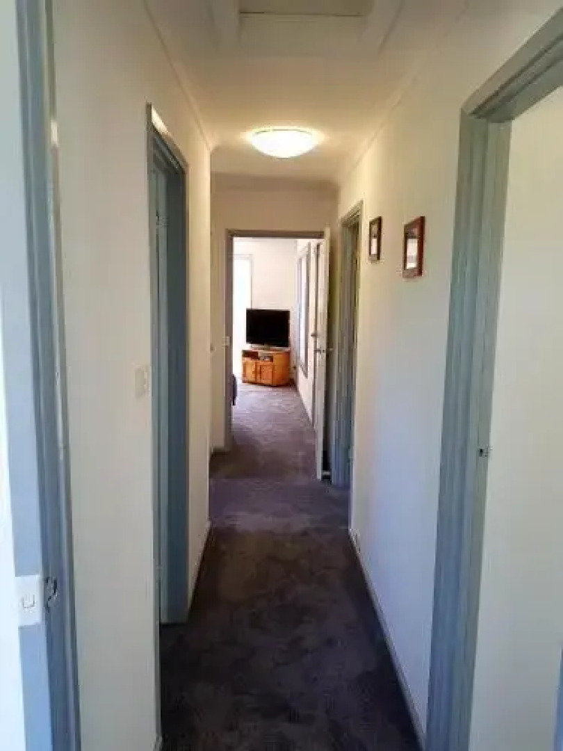 Regatta Point Tavern & Holiday Villas