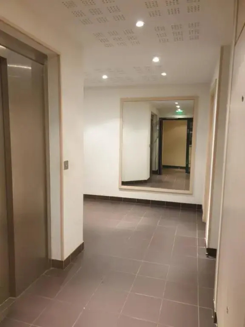 Joli studio récent, plein centre de Chaville