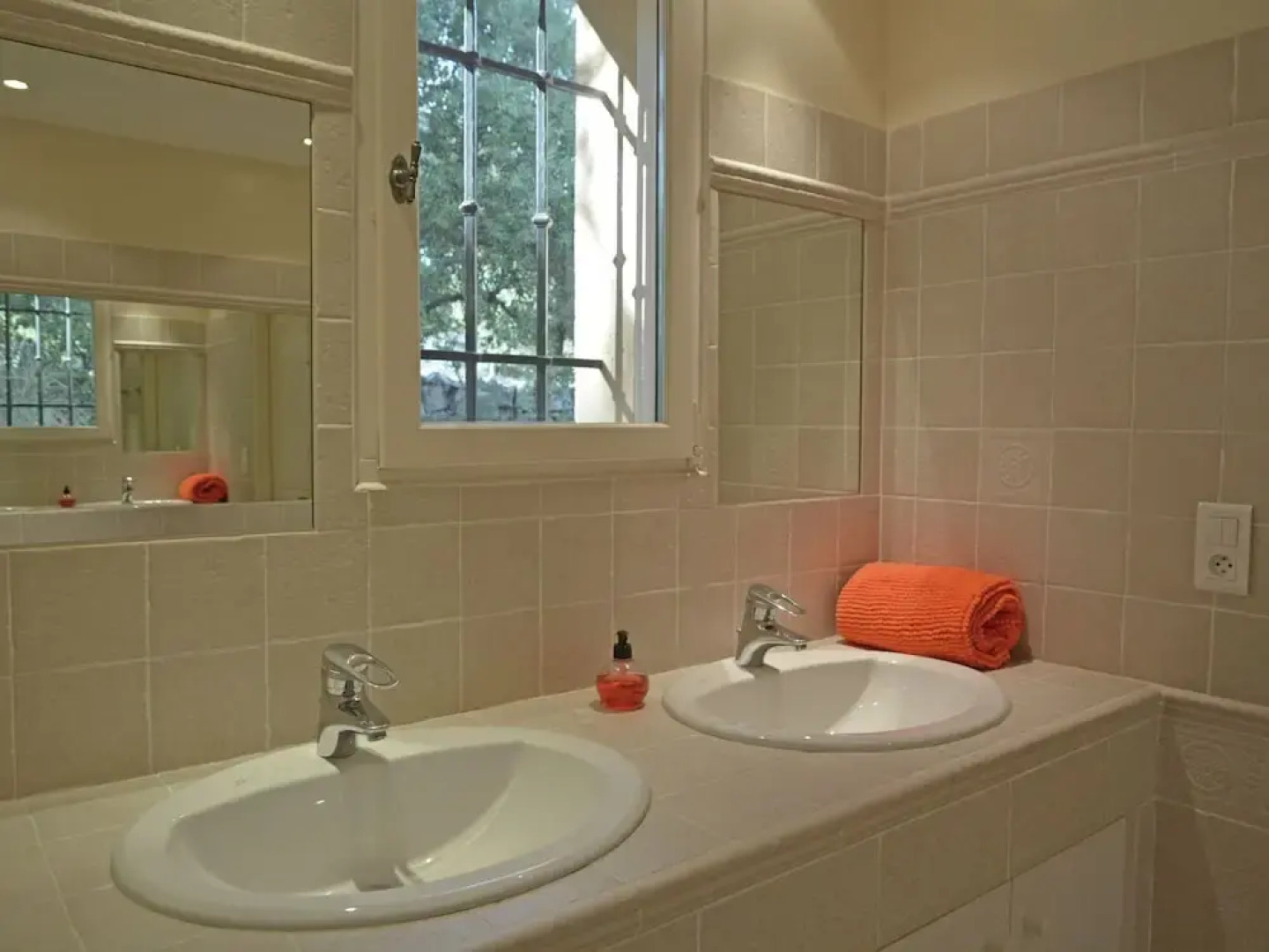 Captivating Home in Murs France With Private Swimming Pool