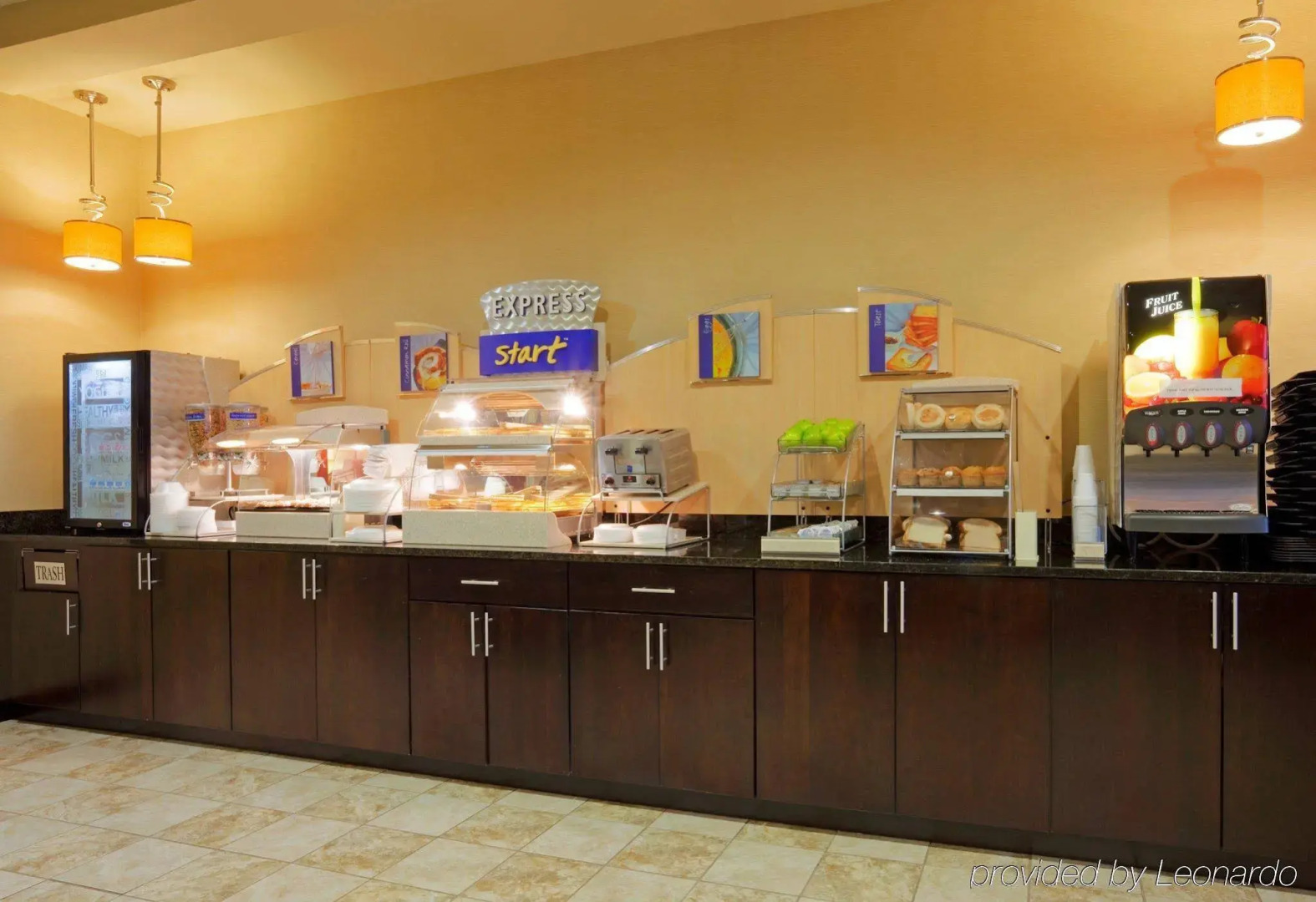 Holiday Inn Express & Suites Eau Claire North by IHG