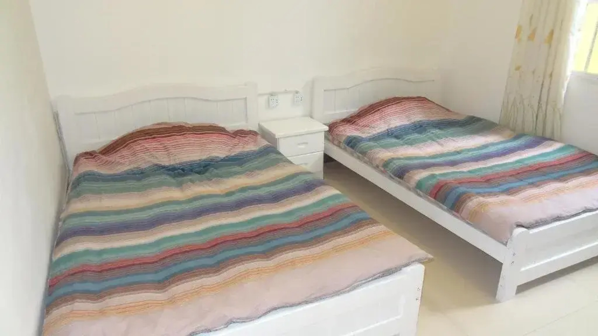 In the Spring International Youth Hostel