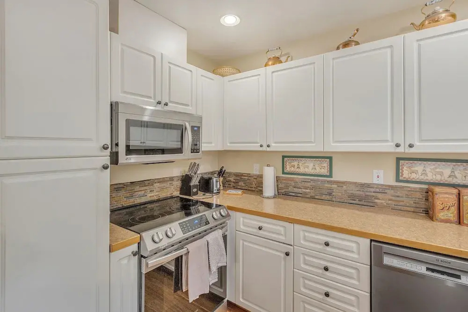 Elk Crossing Cozy Cabin At Crystal Mountain 3 Bedroom Home by RedAwning