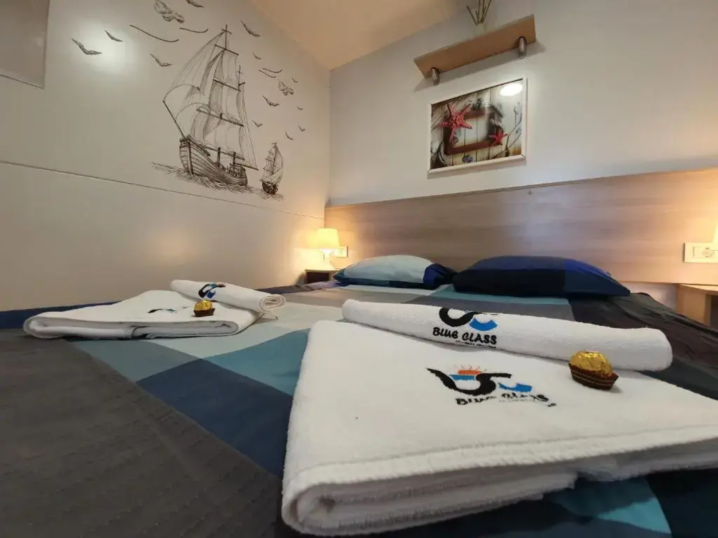 Mobile Home Blue Class B4