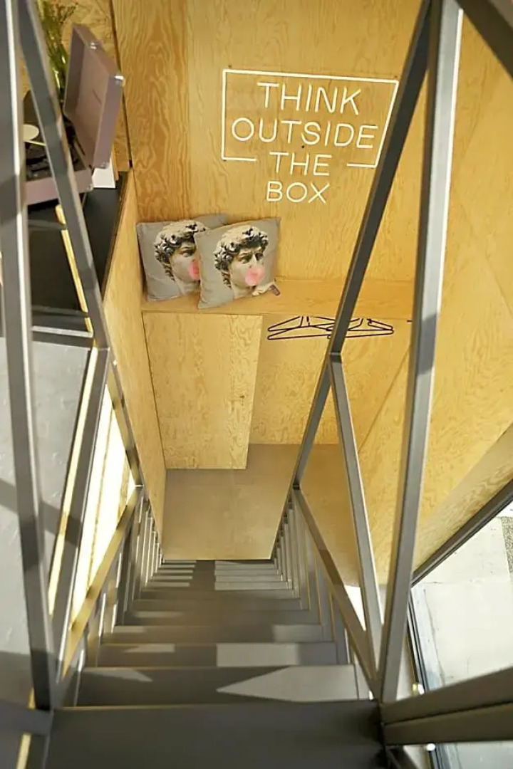 Le Studio du Designer (Adults Only)