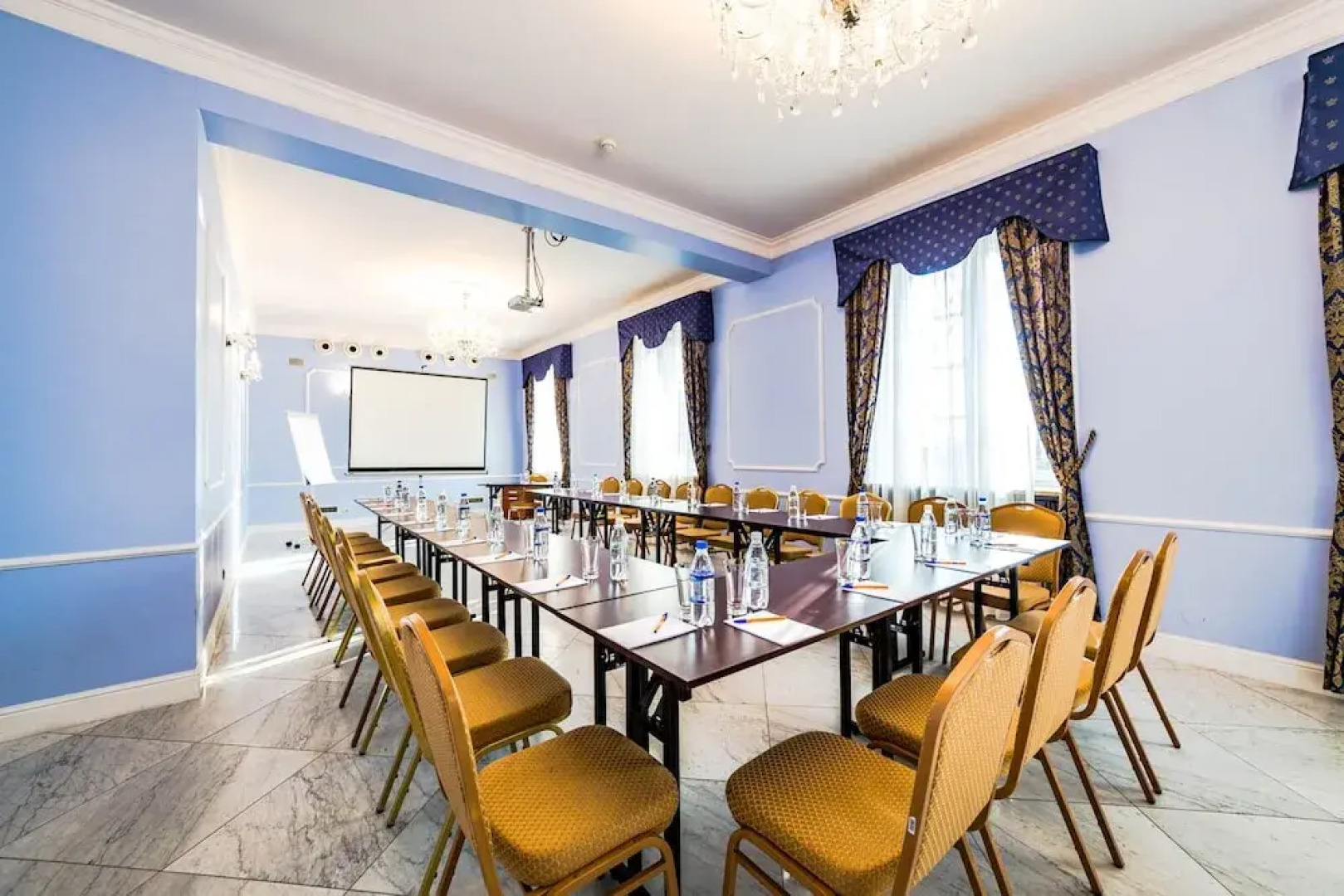 Hotel Sobienie Krolewskie