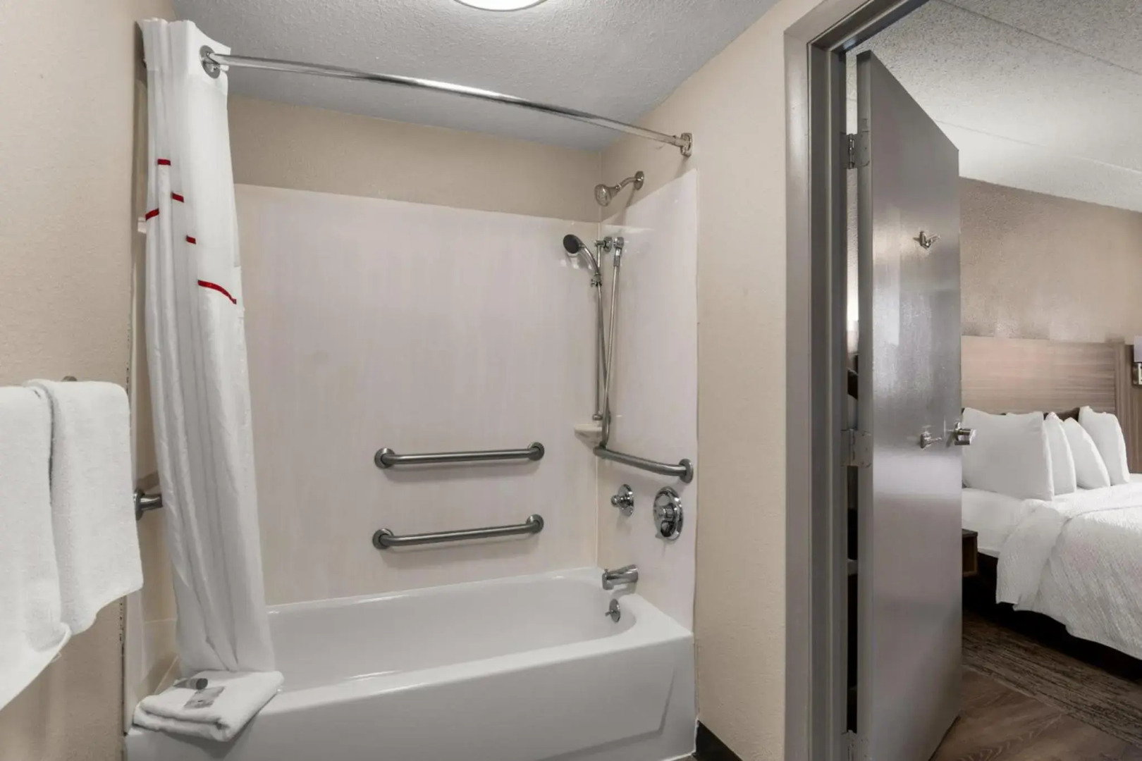 Red Roof Inn Enfield