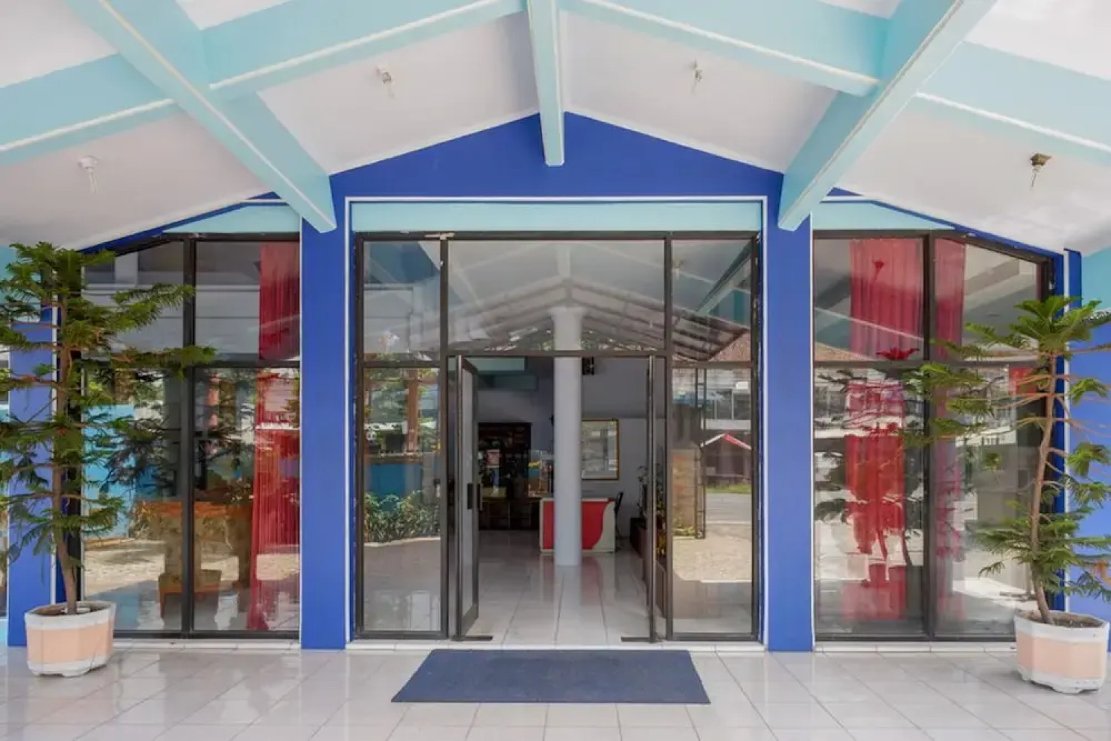 RedDoorz Plus Syariah near Stasiun Pekalongan 2