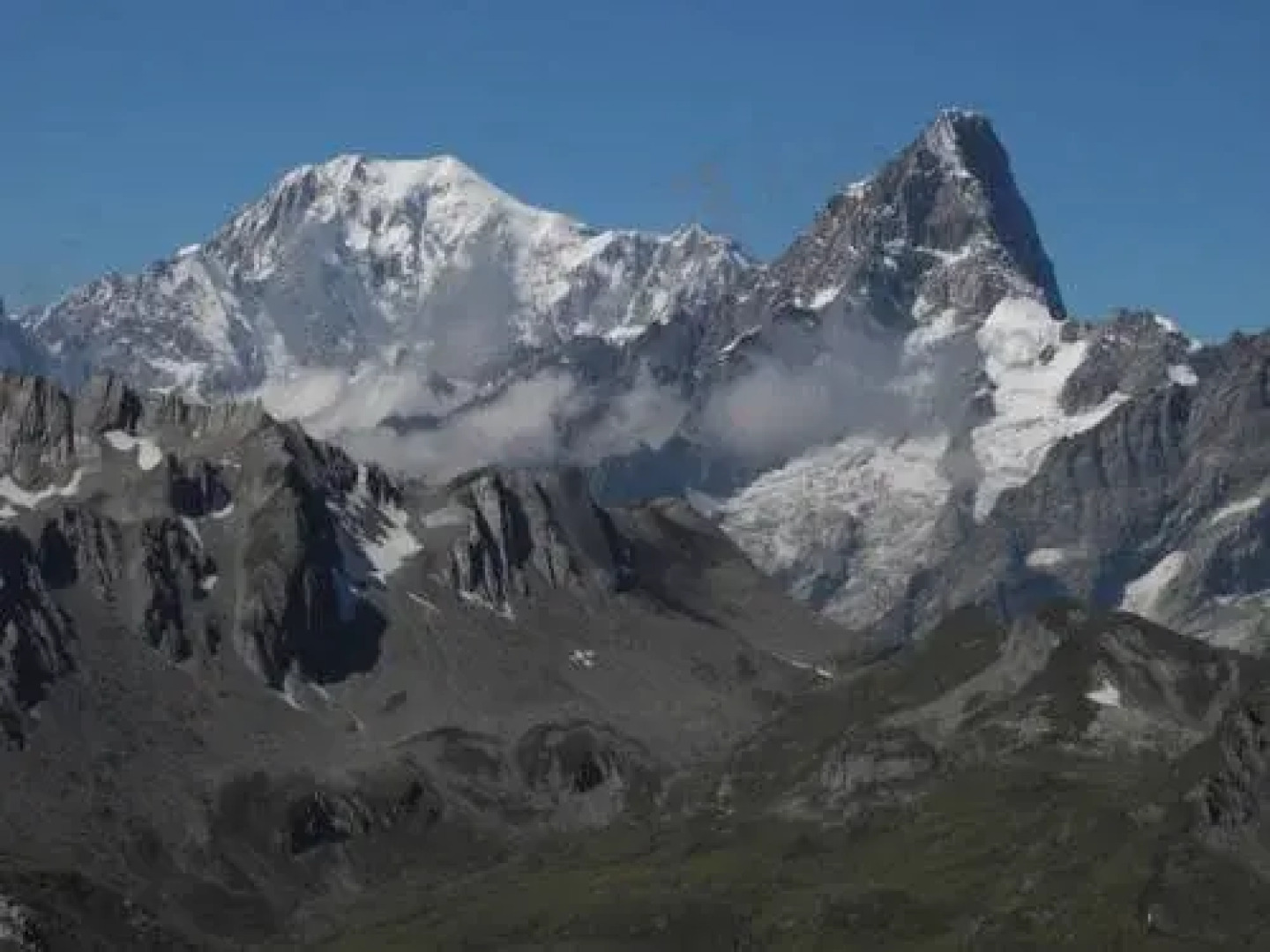 Maison aux Volets Verts