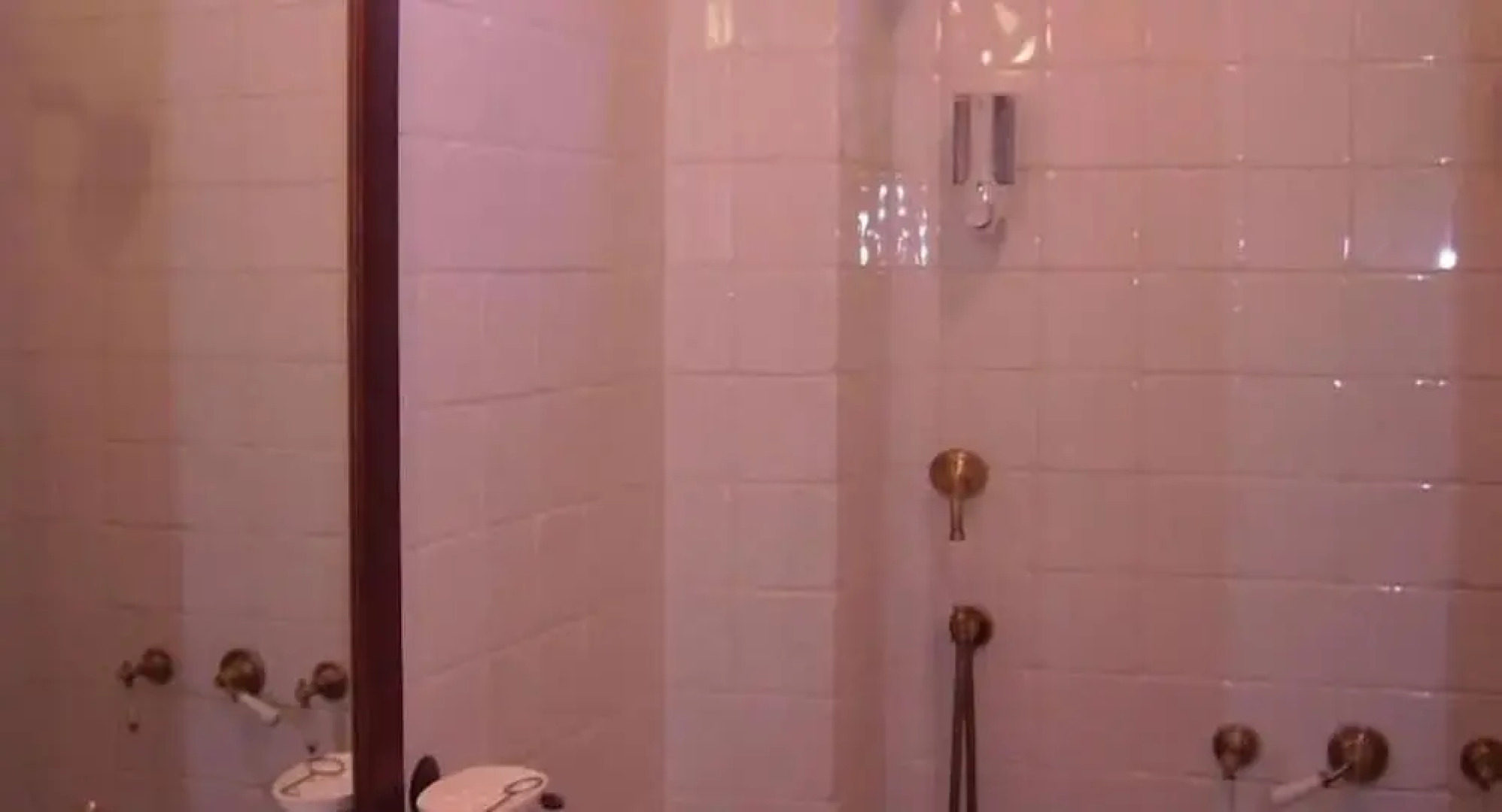 Azalea & Glicine House