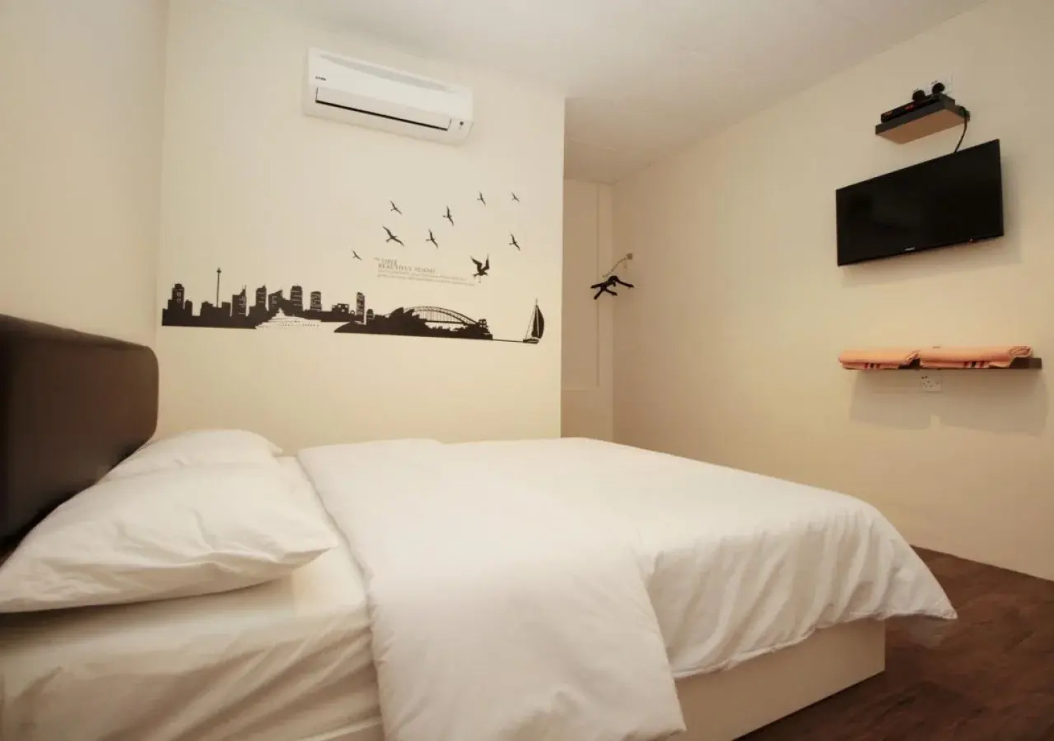 Oyo 90155 Bmw 1 Hotel