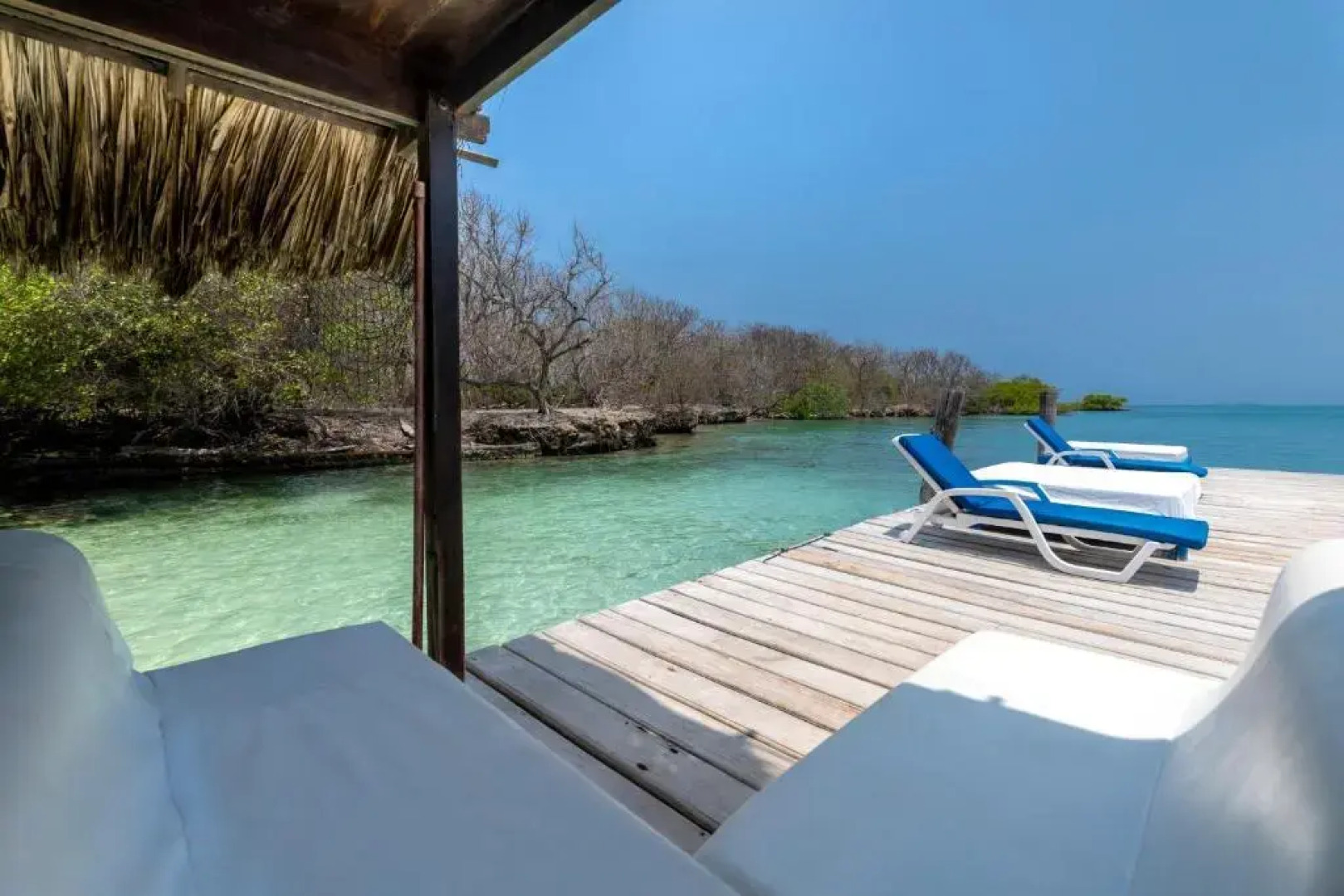 Isla Rosa Boutique by NOMAD GURU