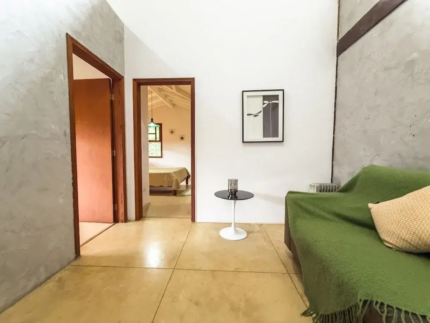 Casa com Piscina Privativa e Natureza – Granja Viana, São Paulo