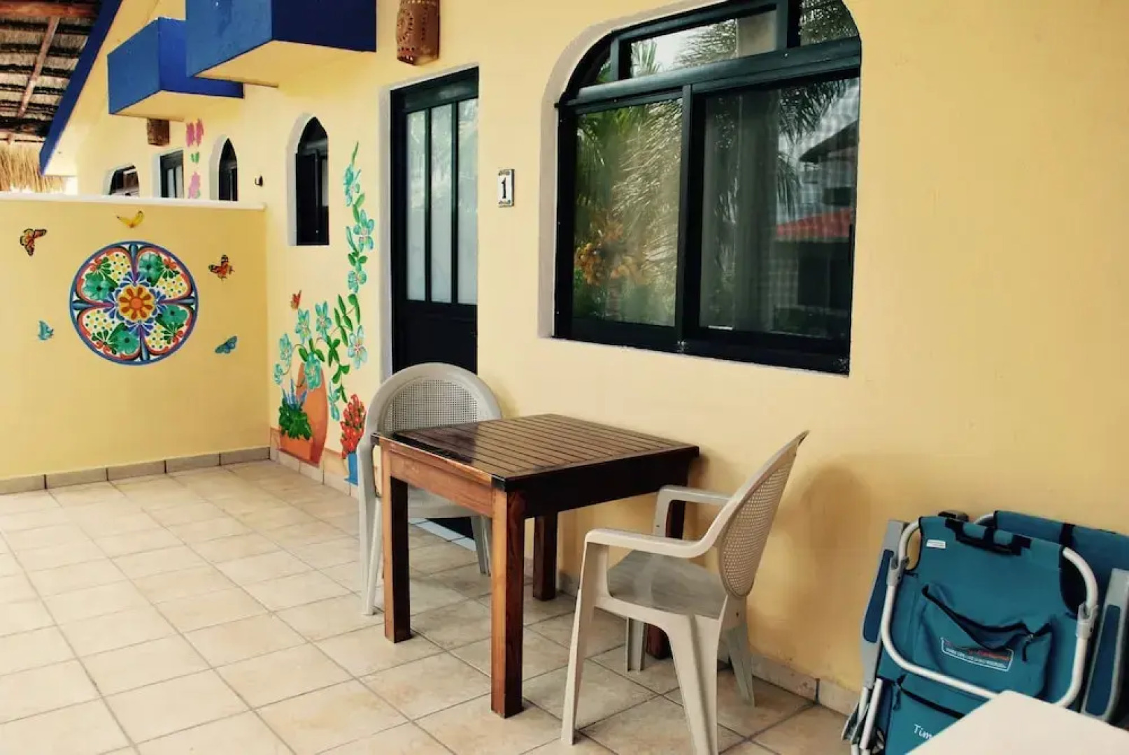 La Buena Vida Suites - Adults Only