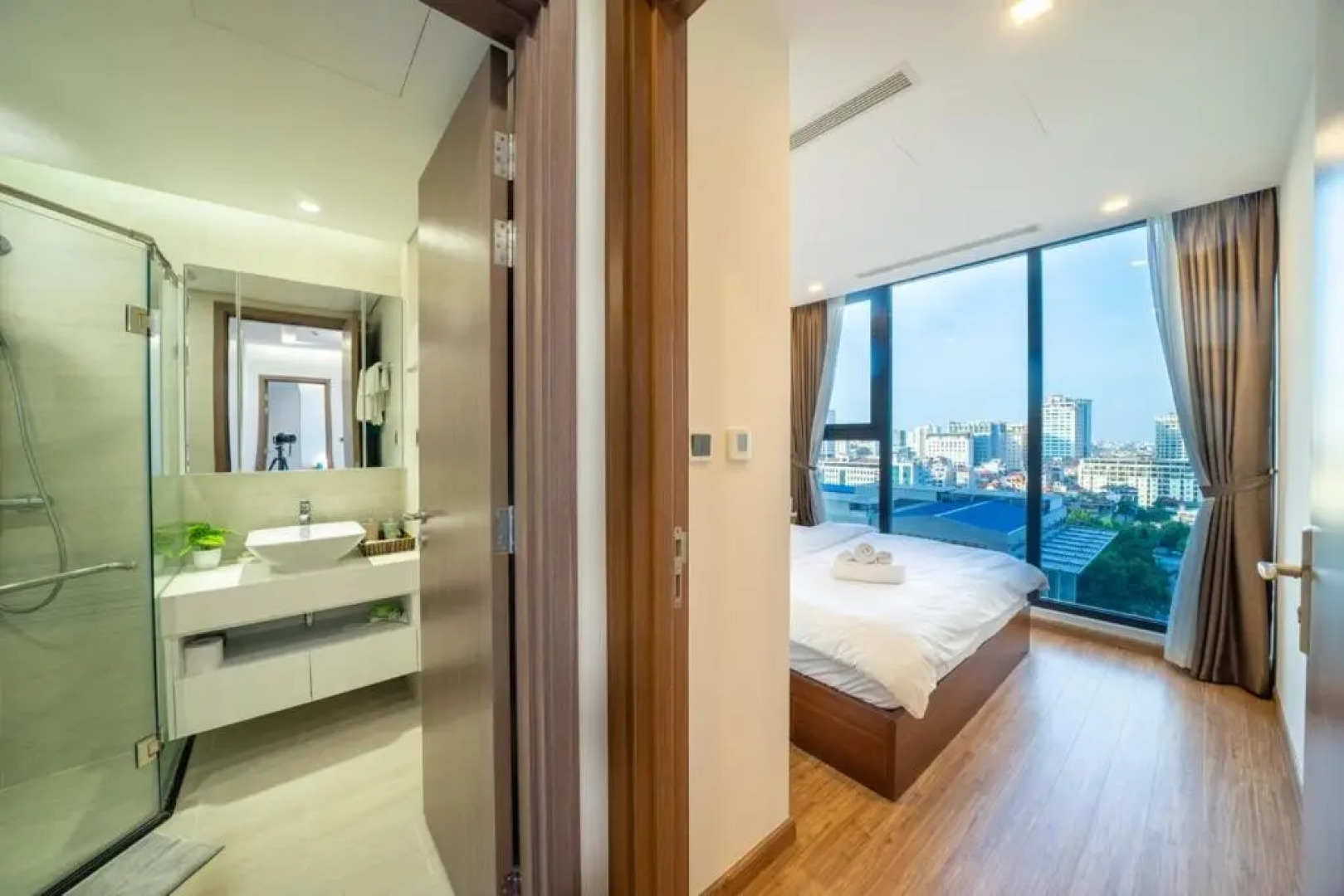 BOM HOMES- VINHOMES METROPOLIS-Service Apartment