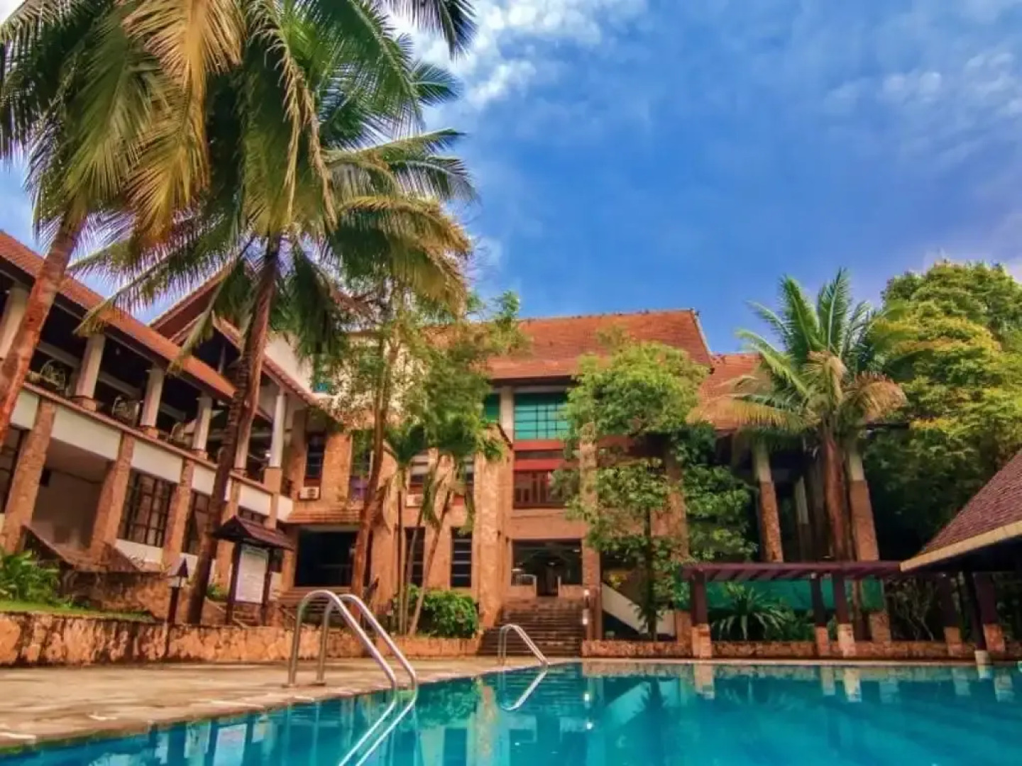 Sappraiwan Elephant Resort & Sanctuary