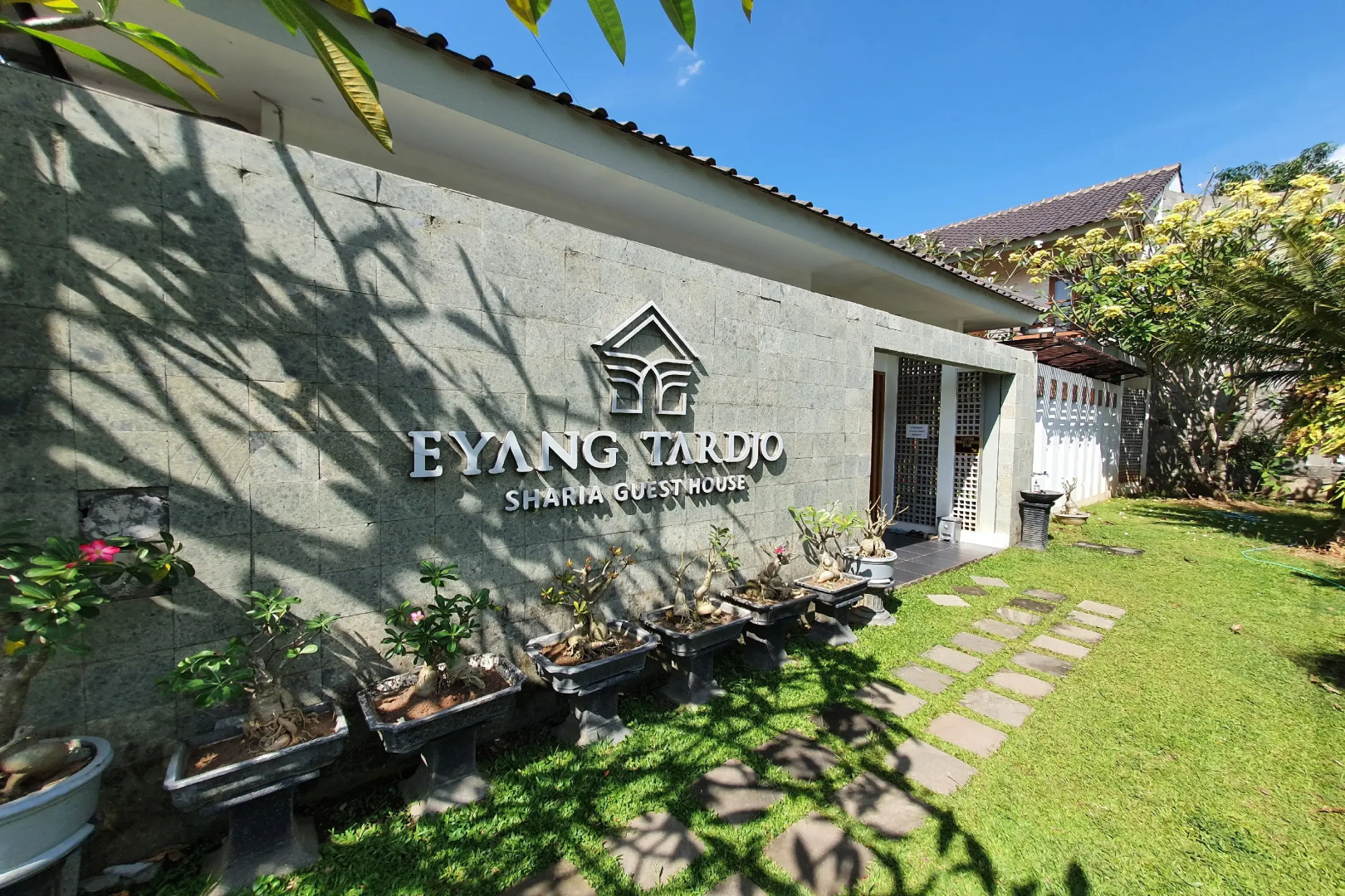 Rumah Eyang Tardjo Syariah
