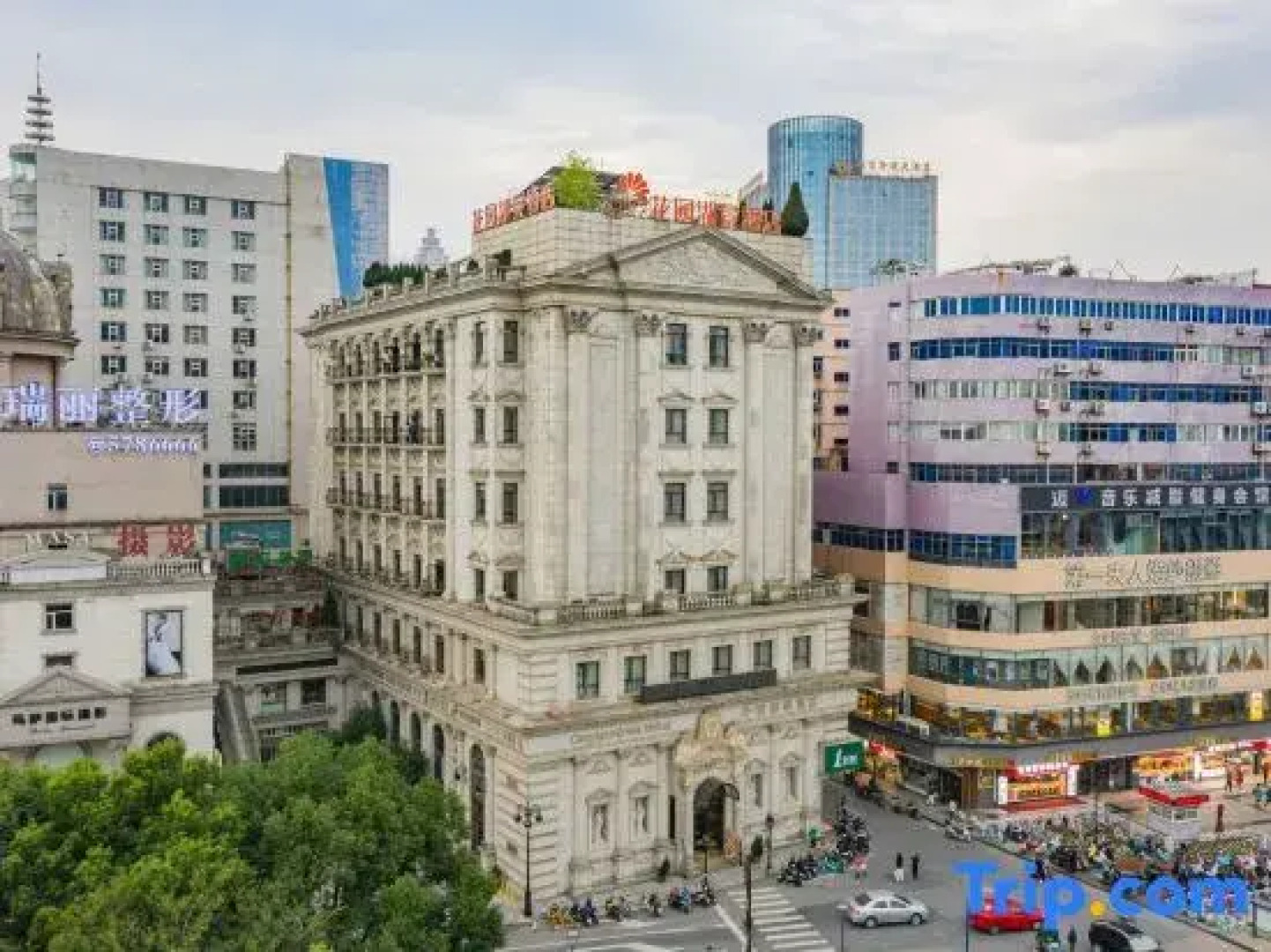 Garden Lakefront Sego International Hotel