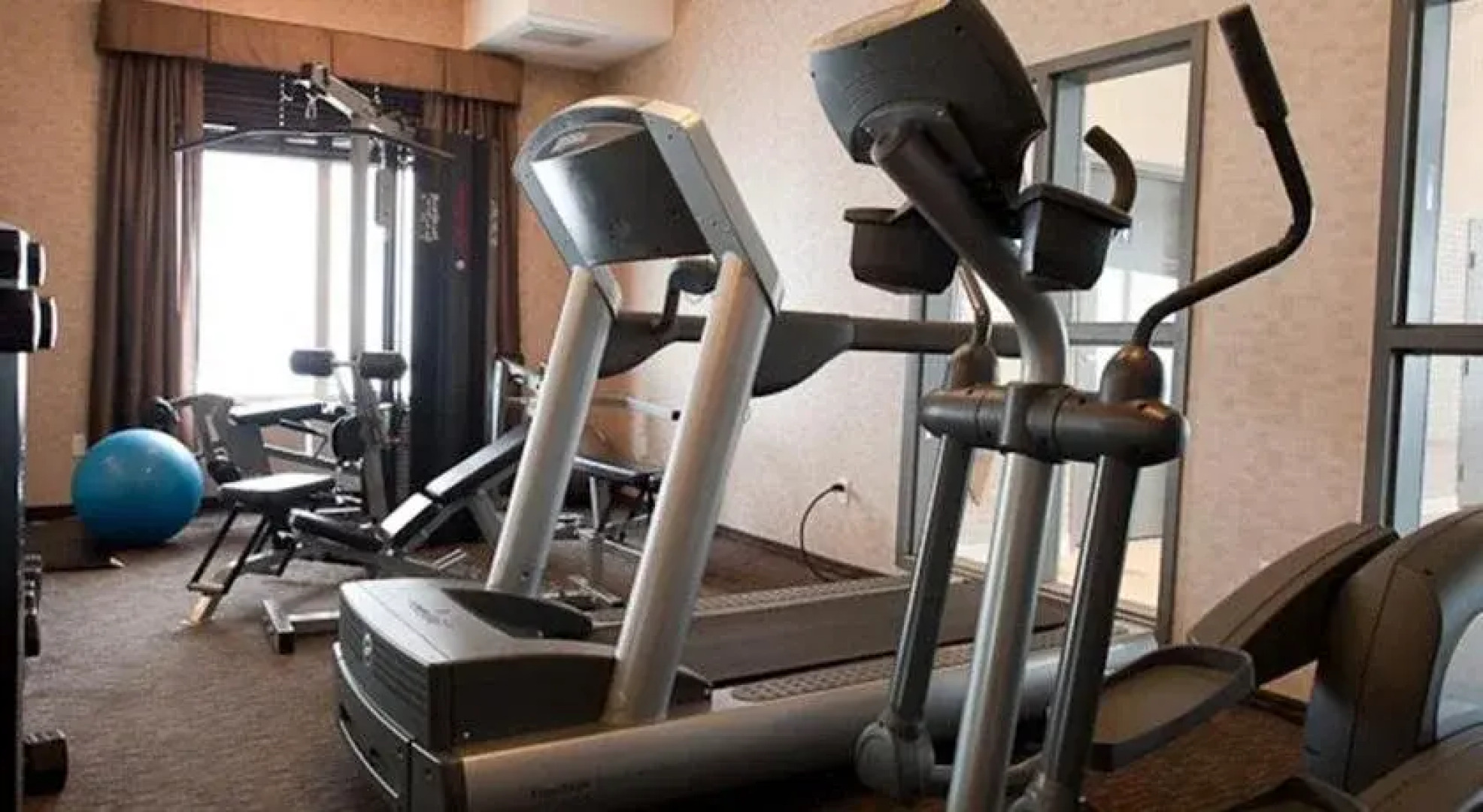 Paradise Inn & Suites Valleyview